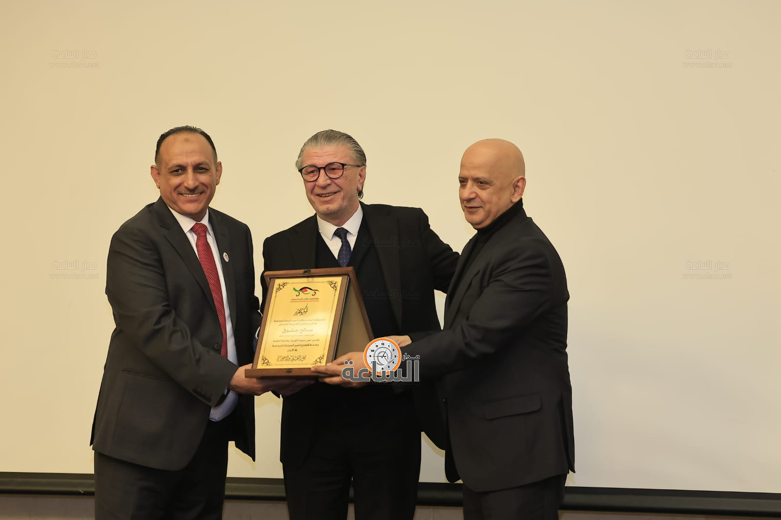 Madar Al-Saa Images 0.1323832423278395