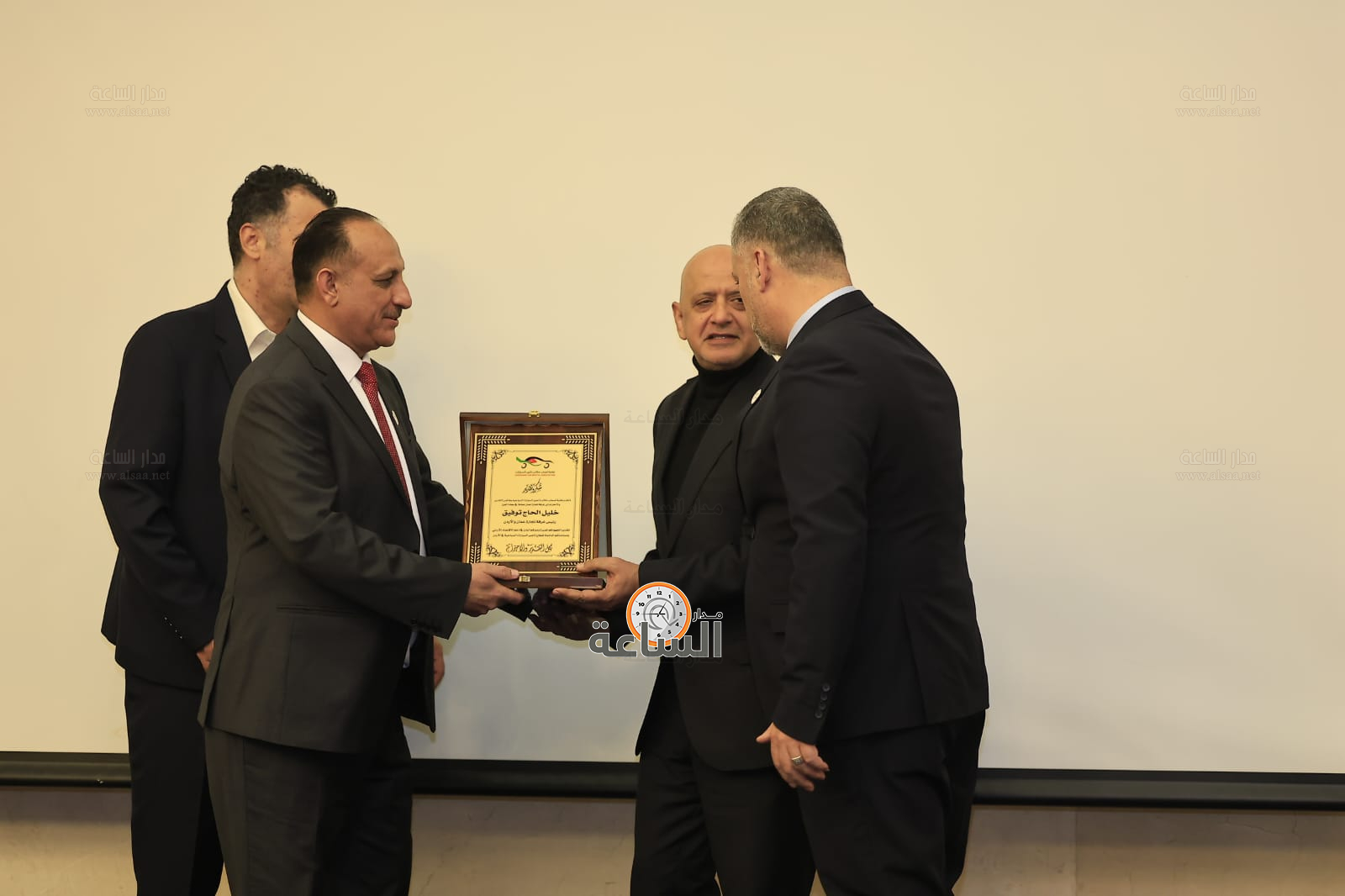 Madar Al-Saa Images 0.72121117168585