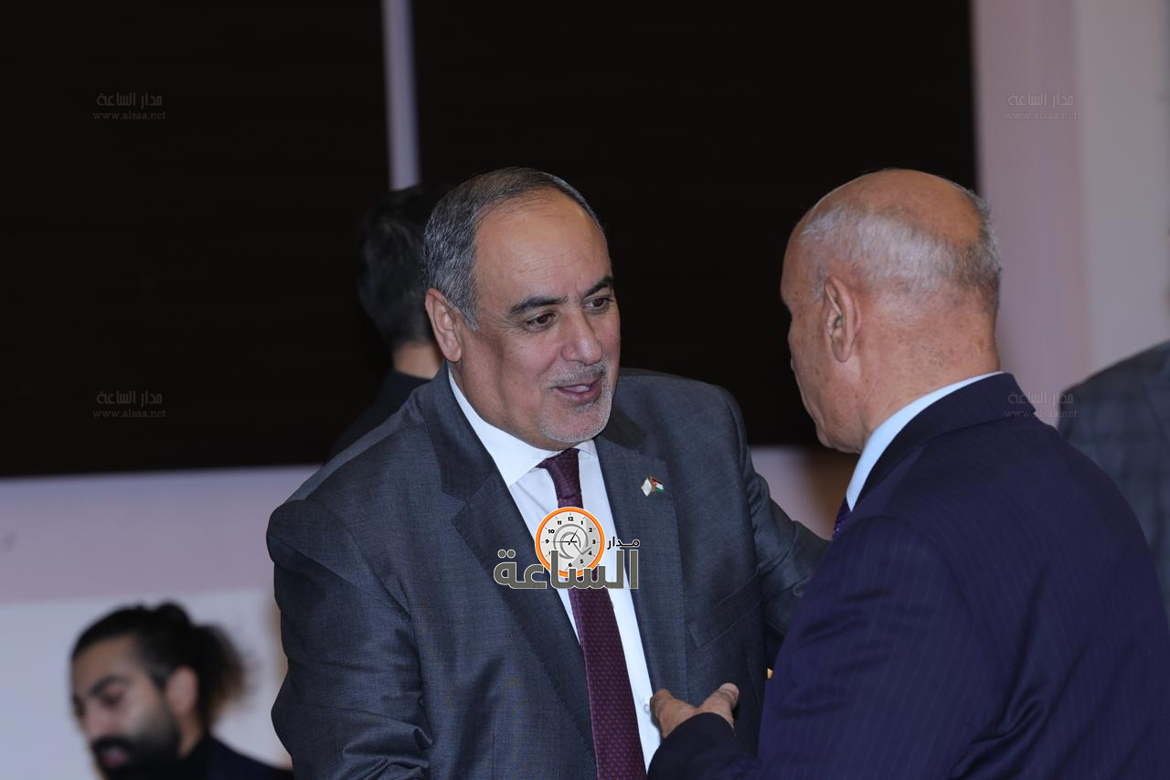 Madar Al-Saa Images 0.8195300692377246