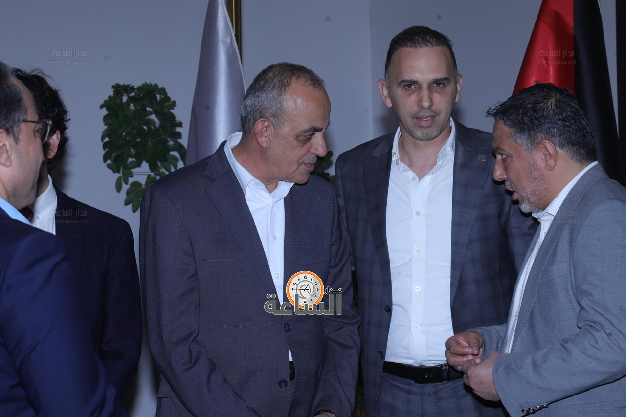 Madar Al-Saa Images 0.38322237014193605