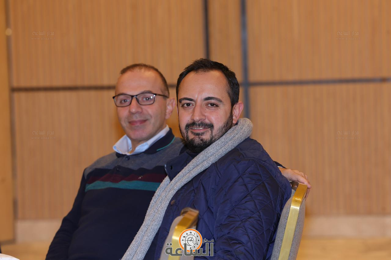 Madar Al-Saa Images 0.24223628834172217