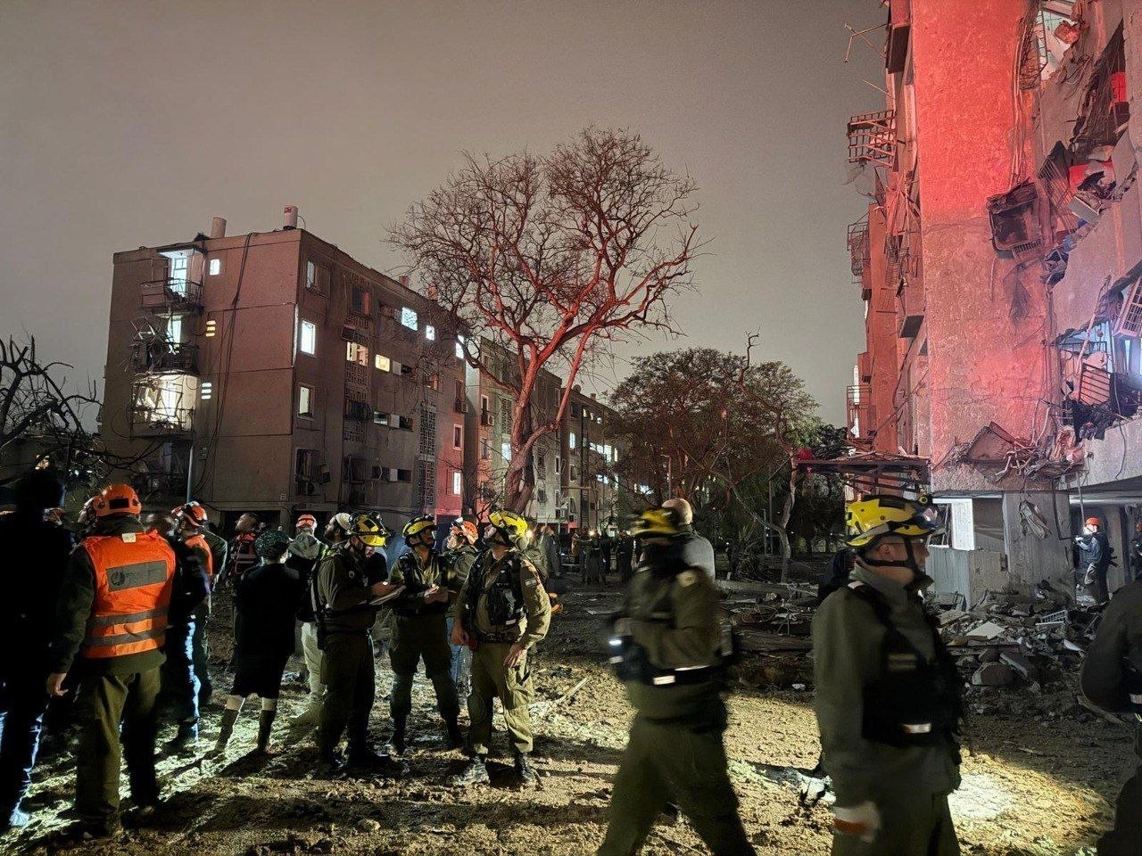 Madar Al-Saa Images 0.48498645771787385