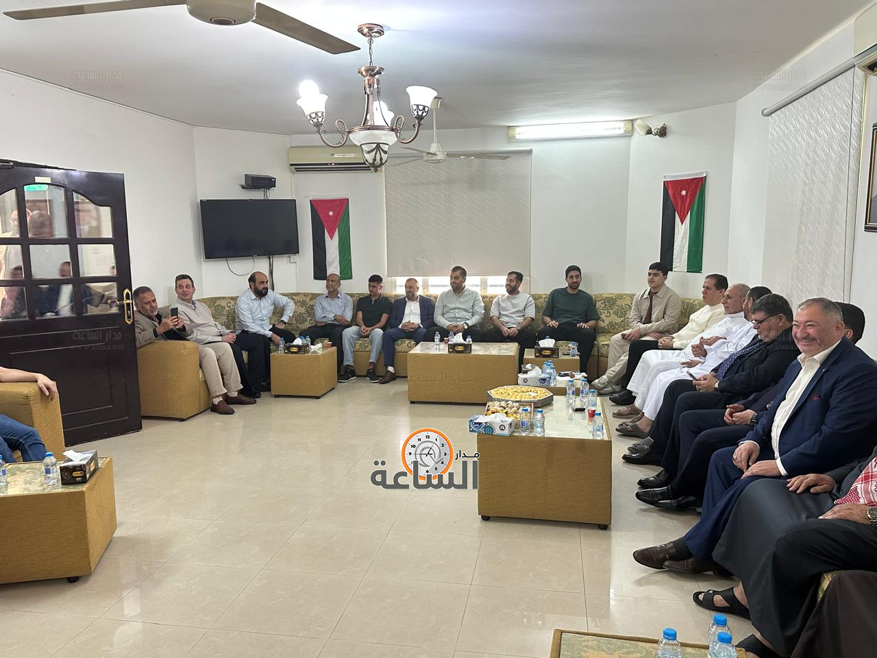 Madar Al-Saa Images 0.1232645198472826