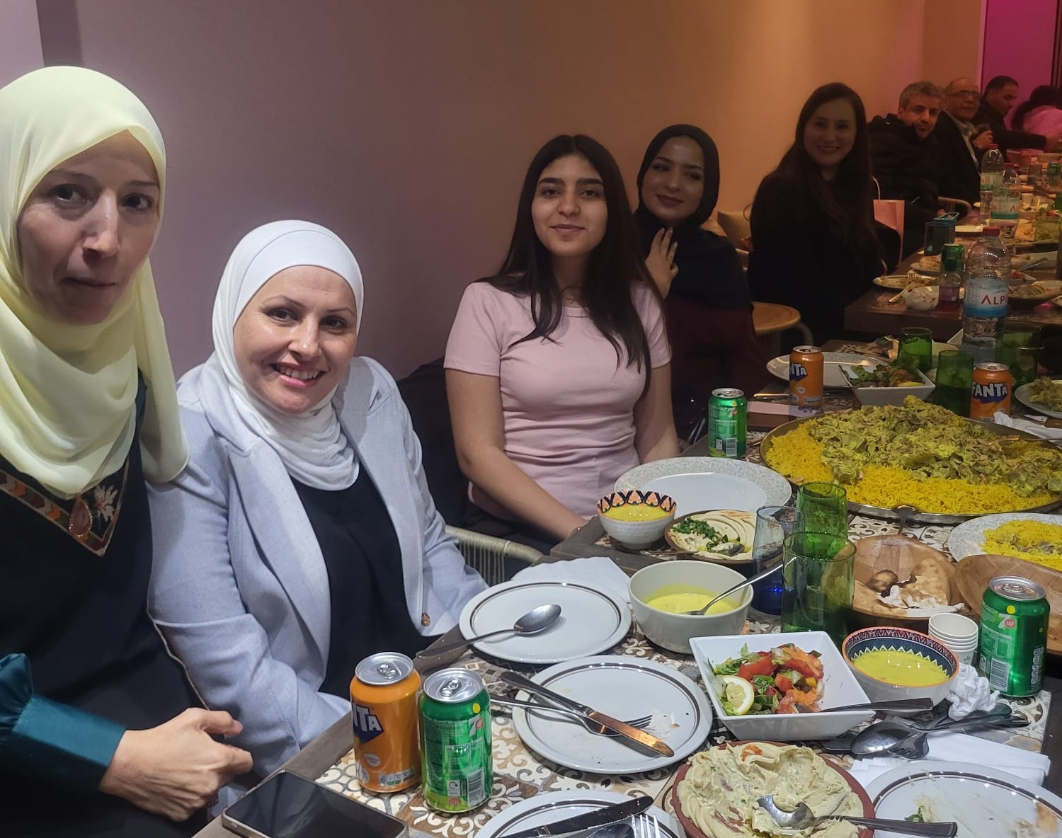 Madar Al-Saa Images 0.16392724588001117