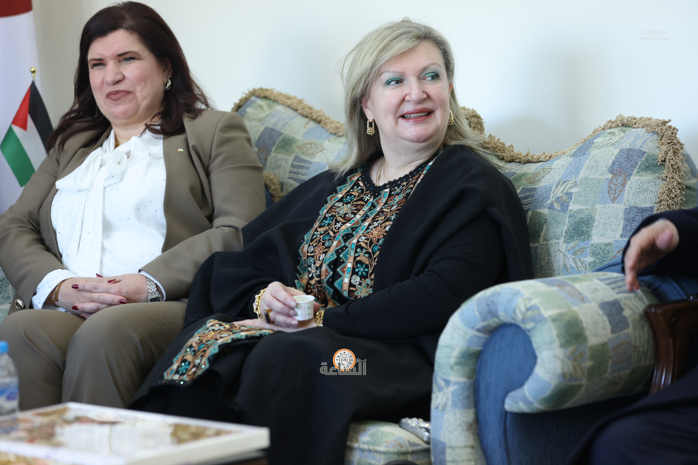 Madar Al-Saa Images 0.9400307645504589