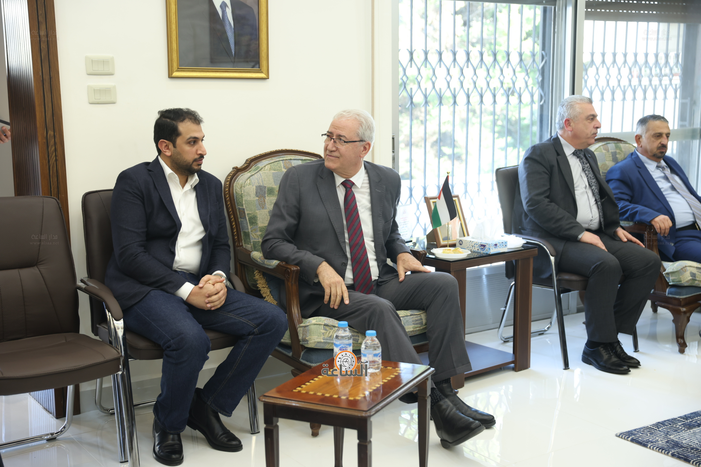 Madar Al-Saa Images 0.40465737901919696