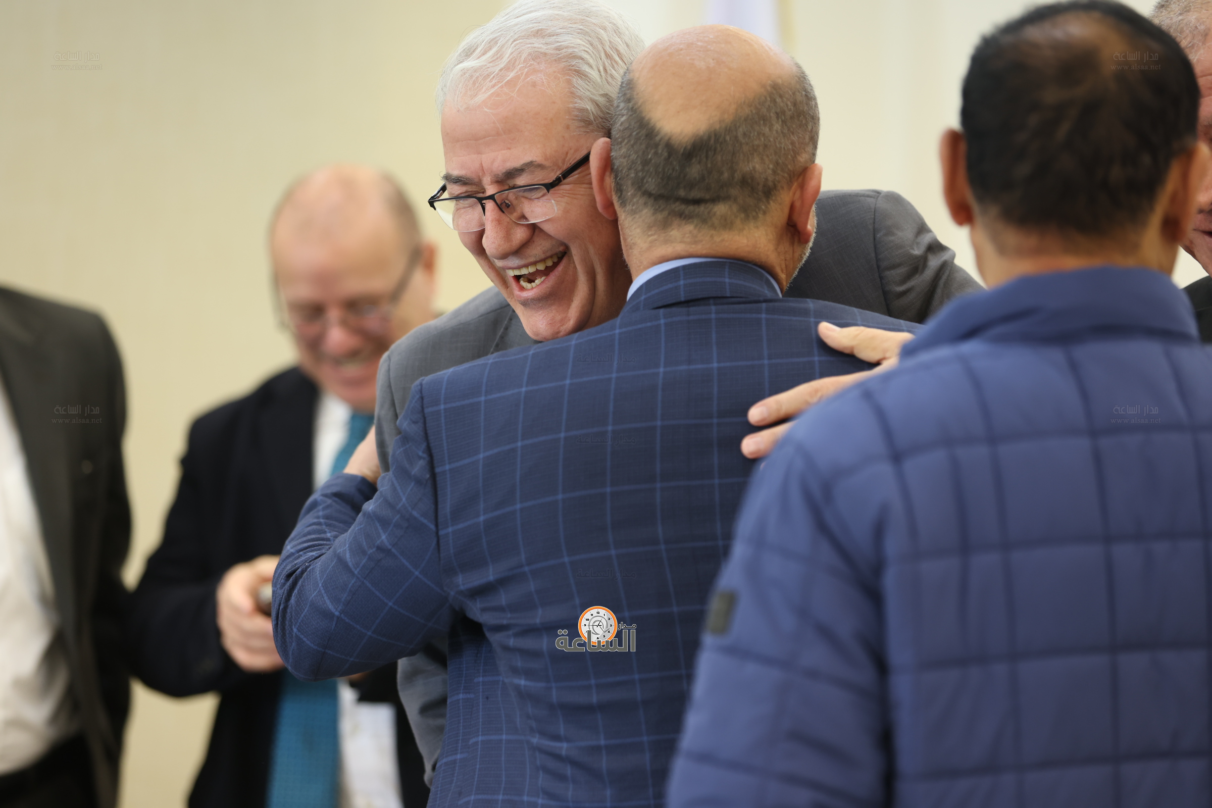 Madar Al-Saa Images 0.6423190137795911