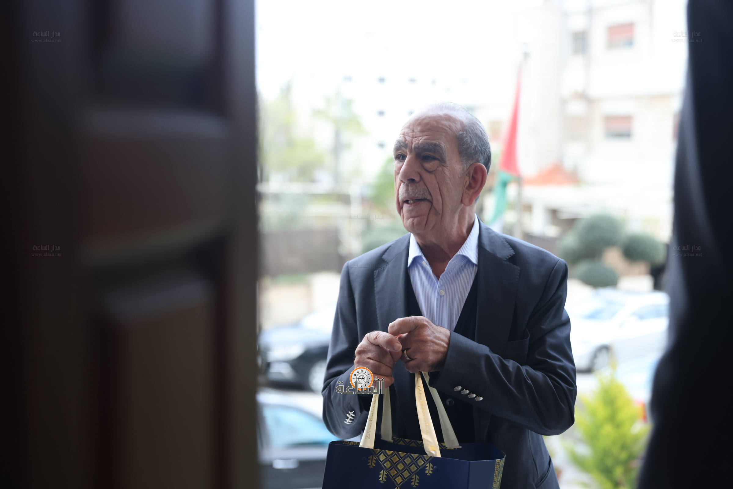 Madar Al-Saa Images 0.3865088461134454