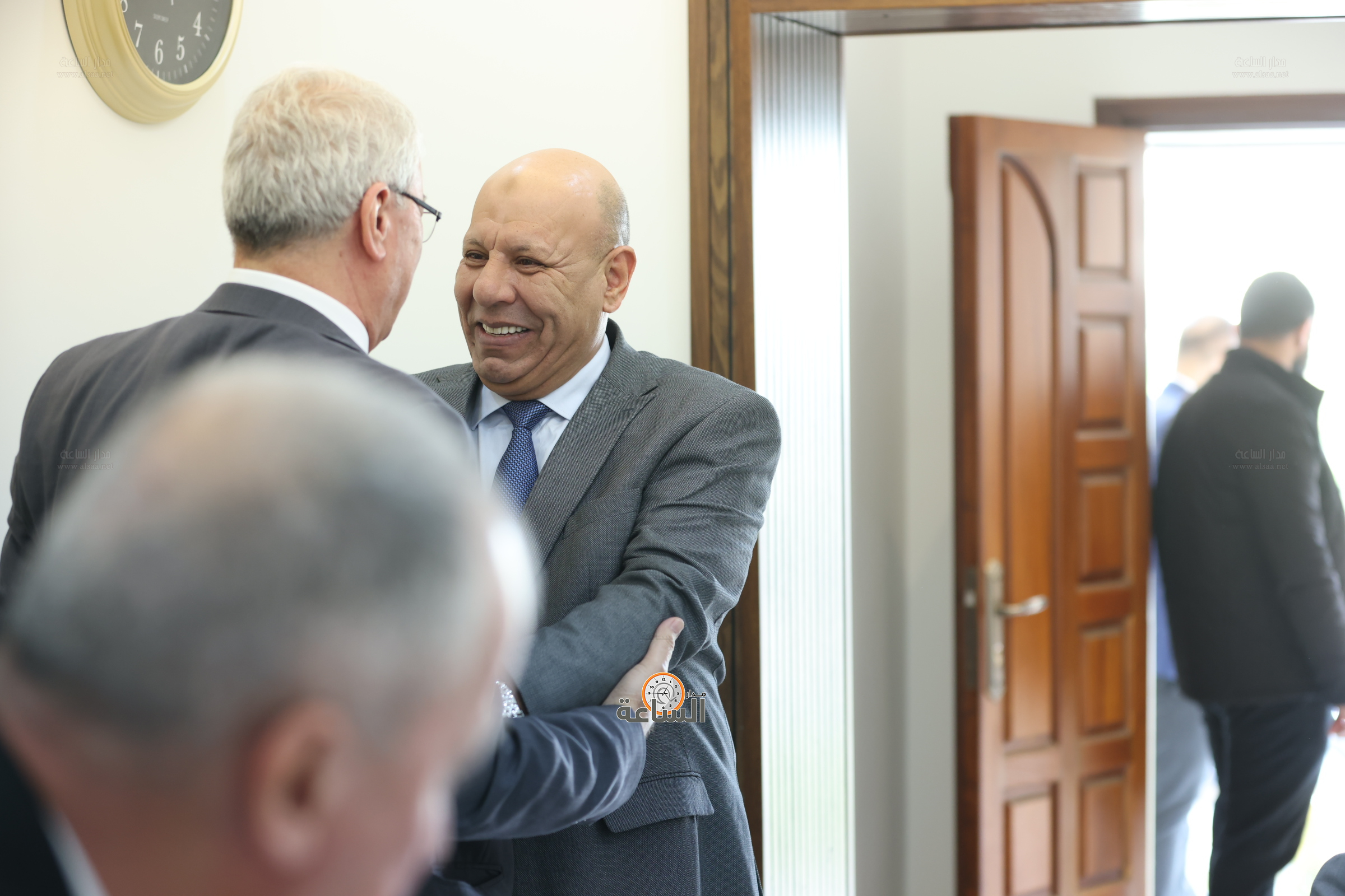 Madar Al-Saa Images 0.9359119535263695