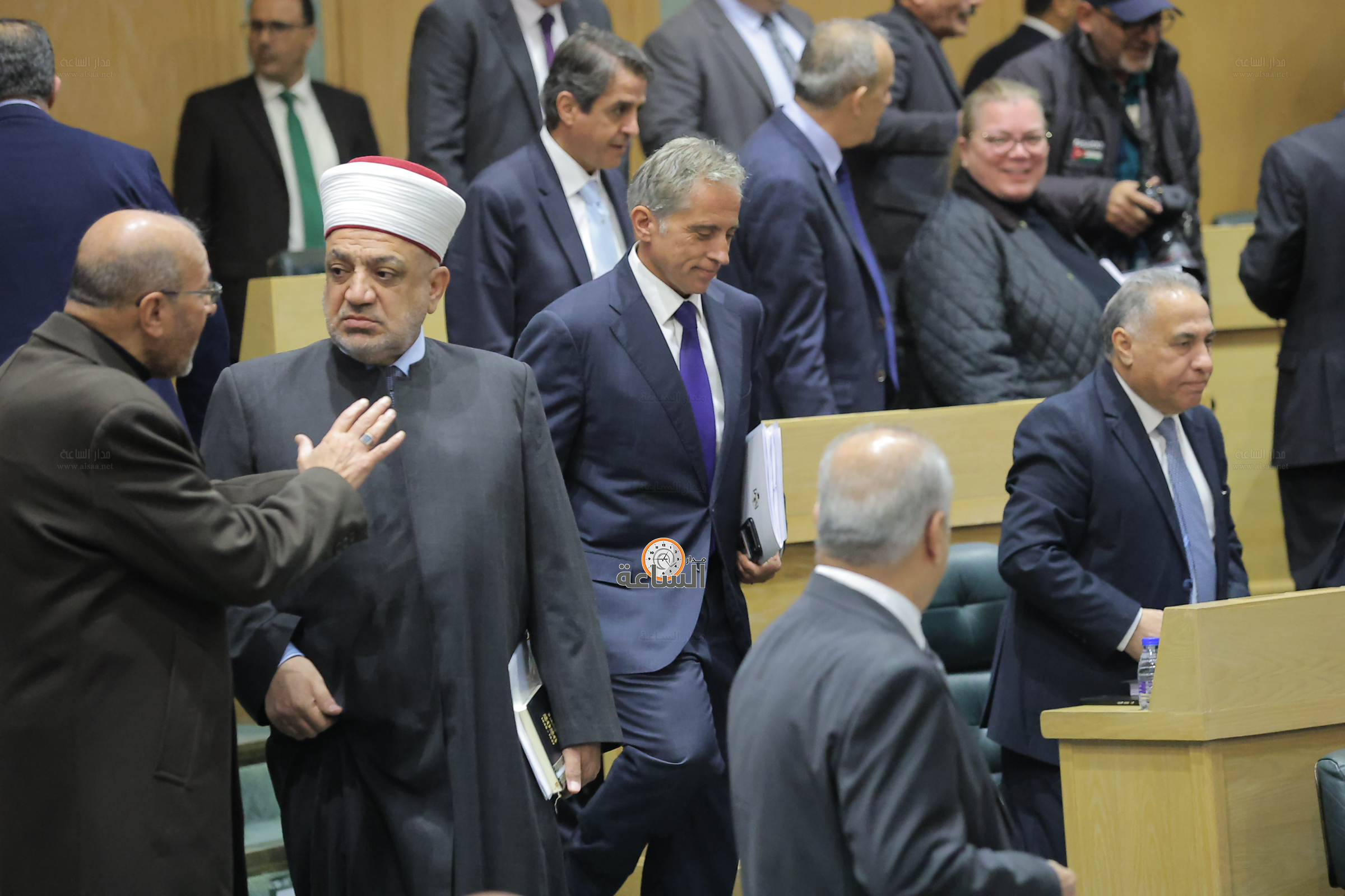 Madar Al-Saa Images 0.9814020584275854