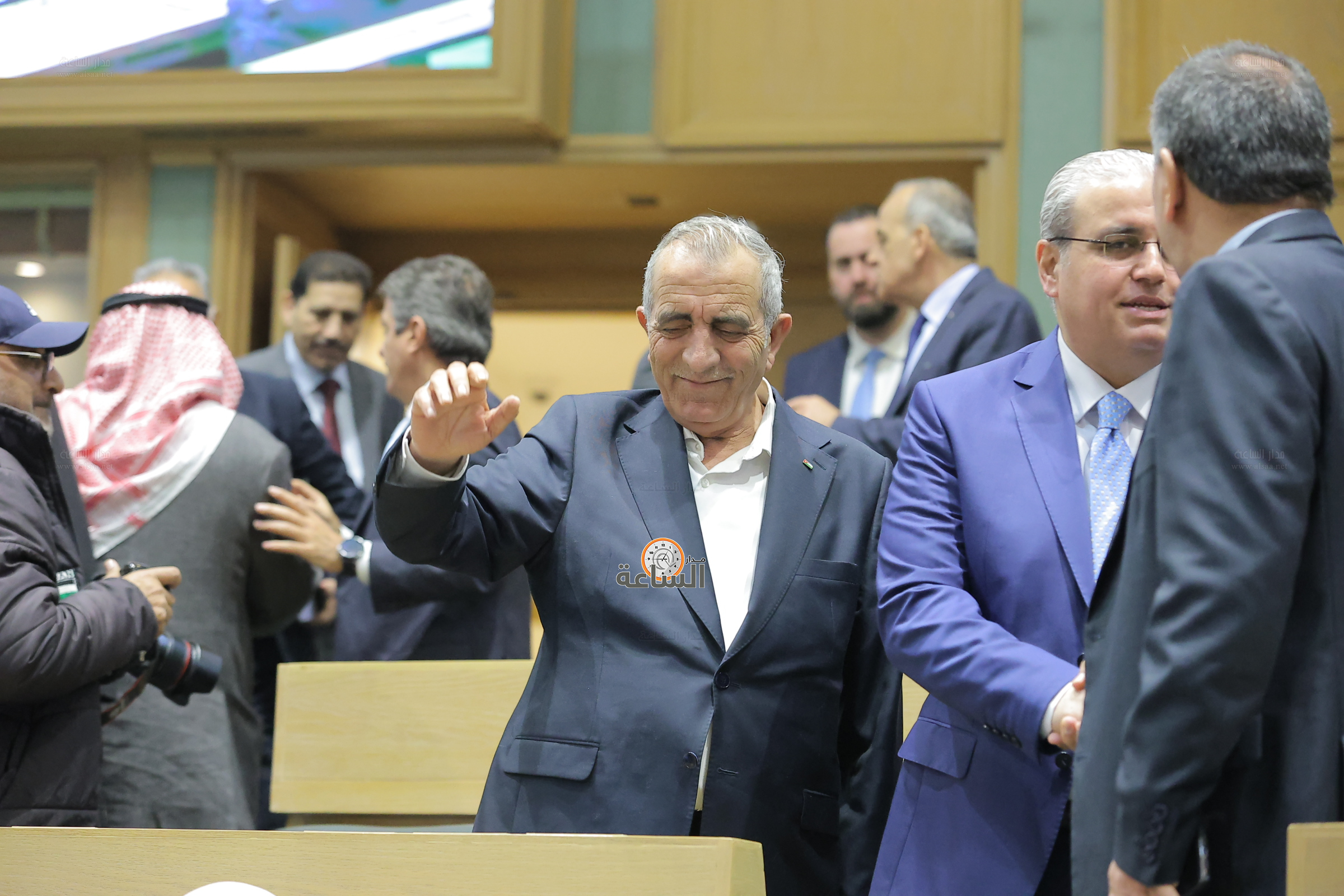 Madar Al-Saa Images 0.7356218618962133