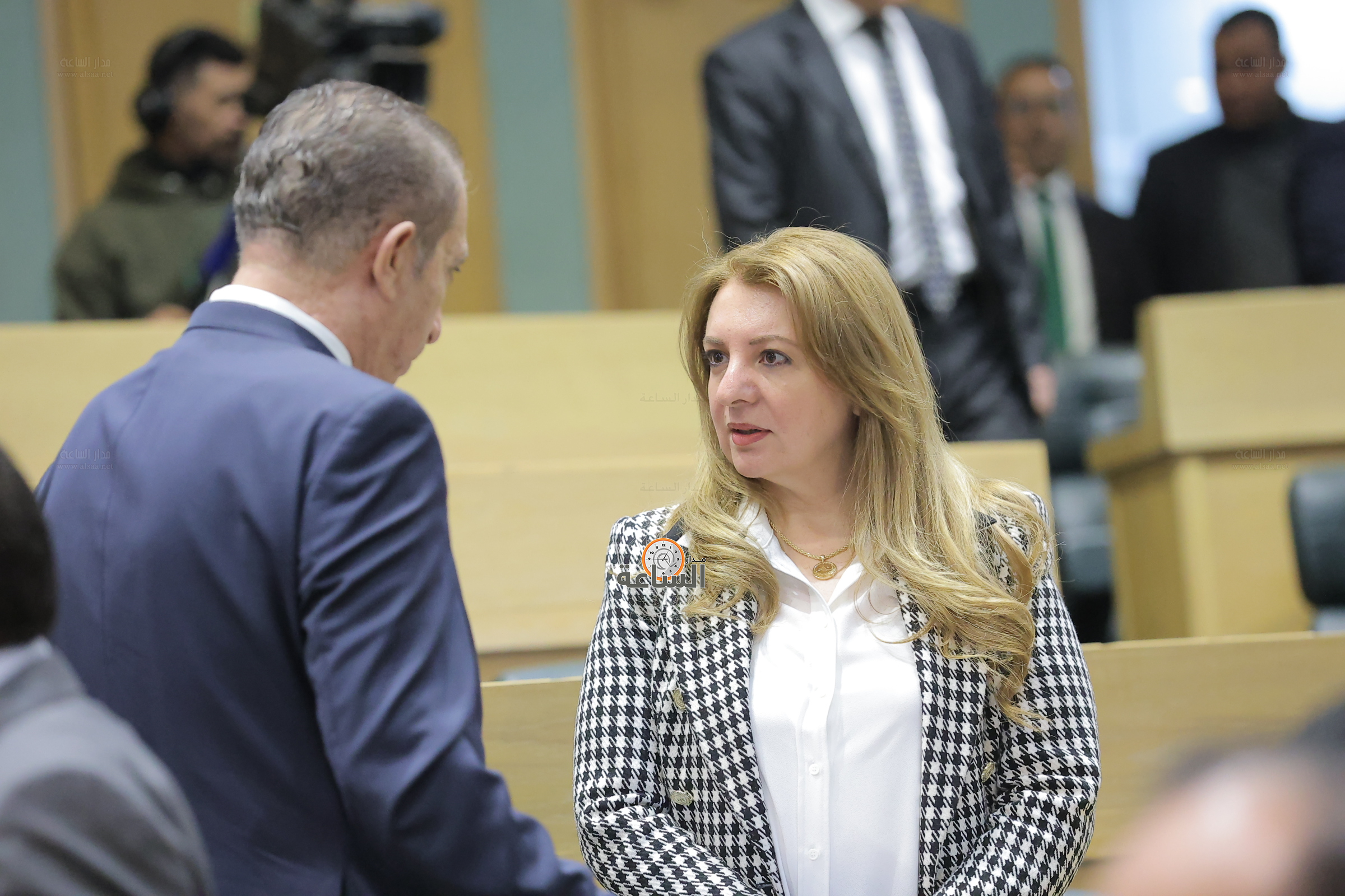 Madar Al-Saa Images 0.9843544311896303