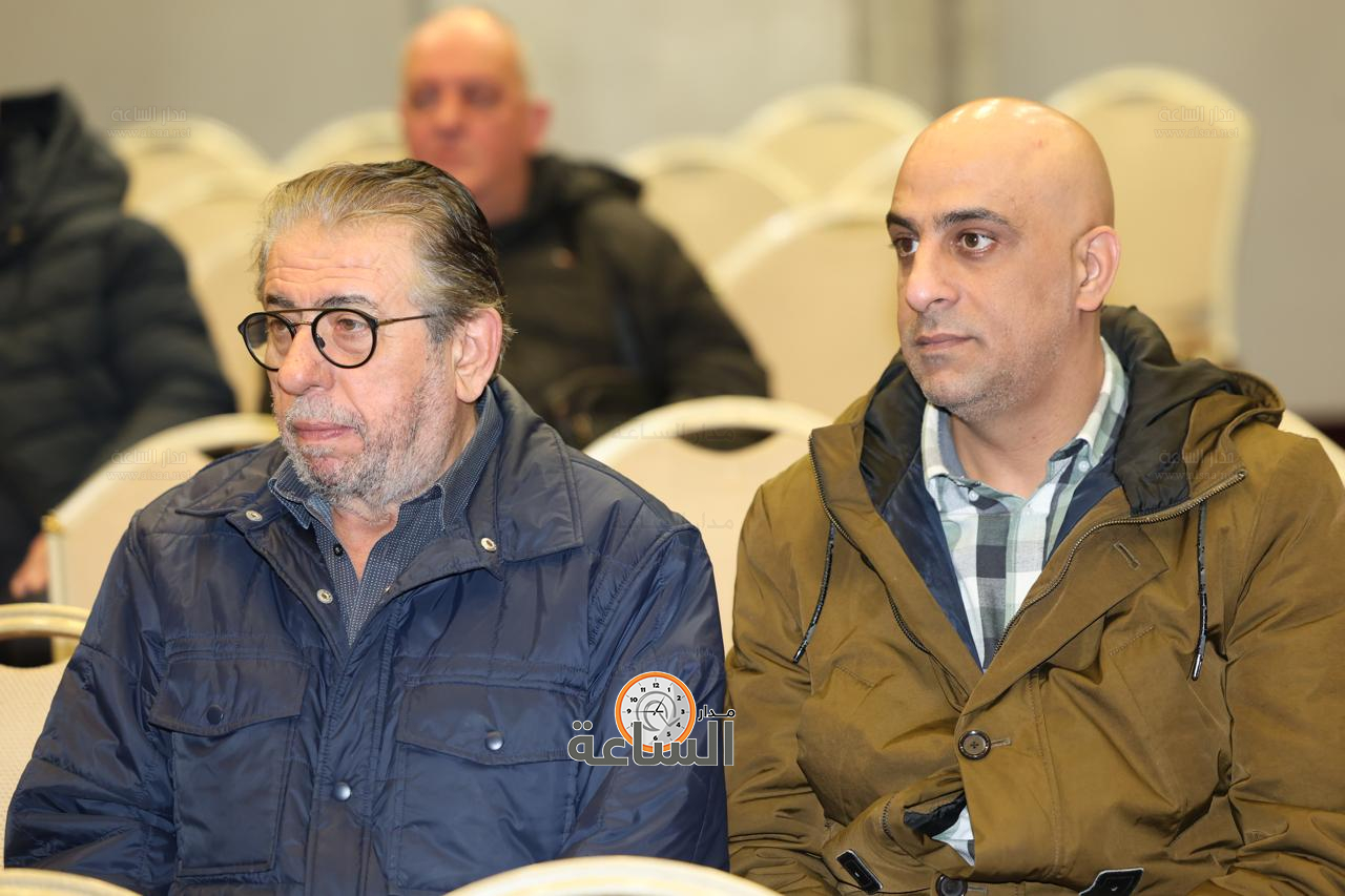 Madar Al-Saa Images 0.14777654351225