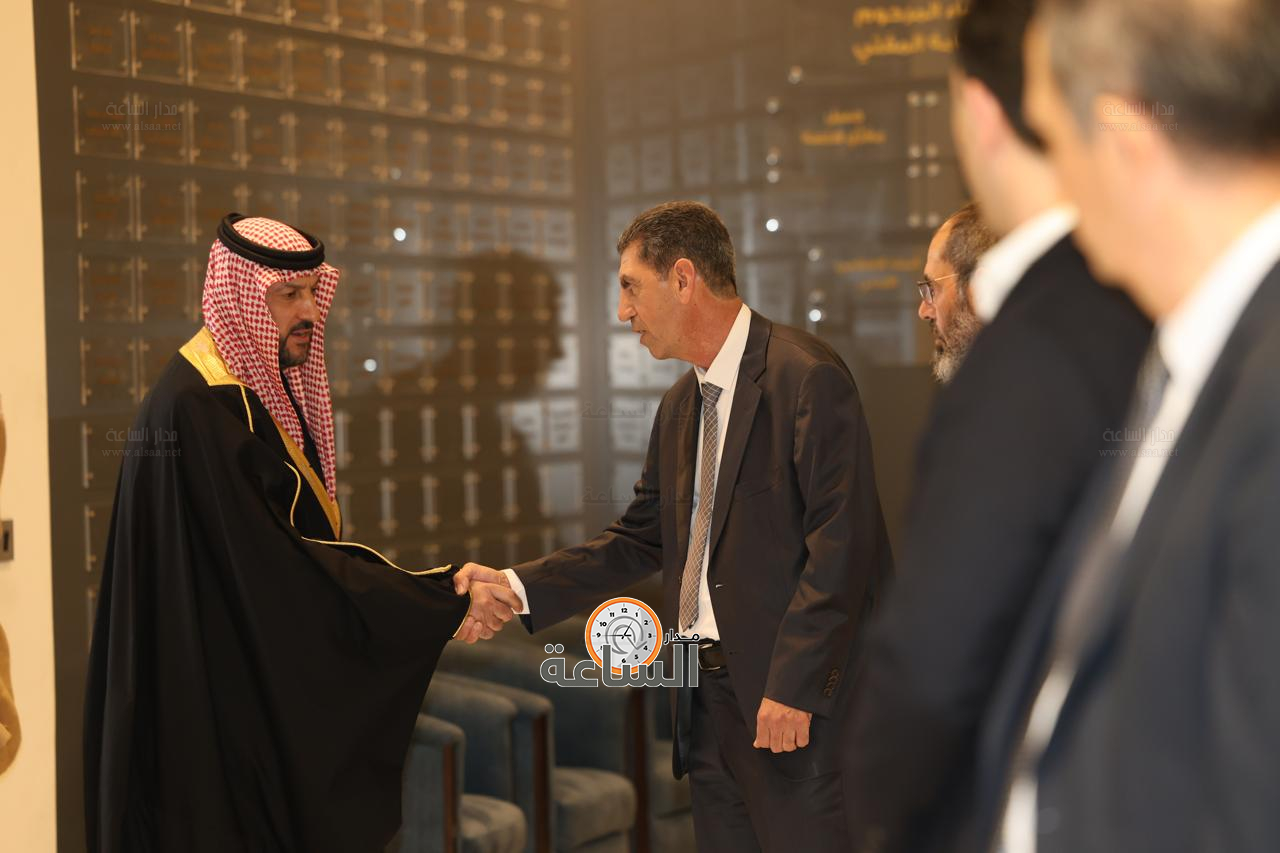 Madar Al-Saa Images 0.6157413825185855