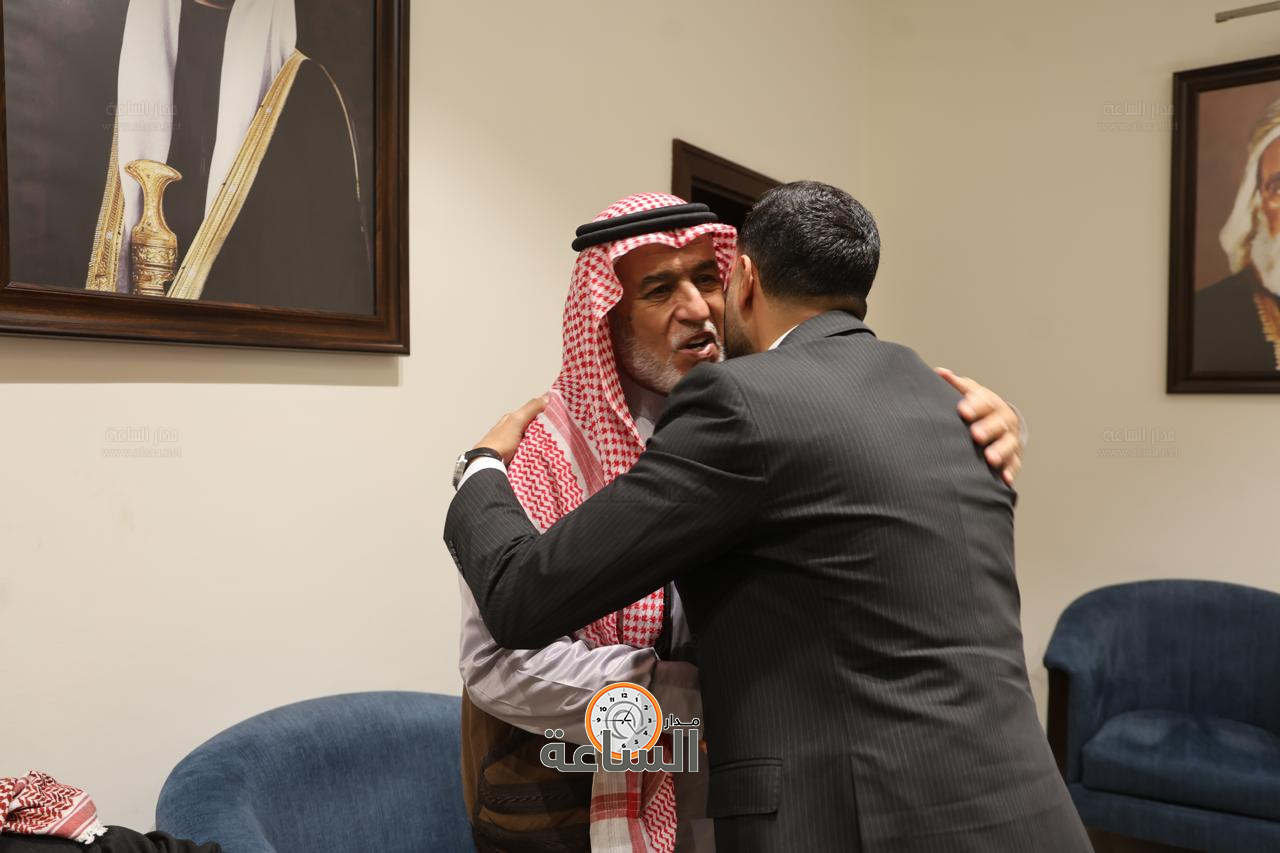 Madar Al-Saa Images 0.4270244896725054