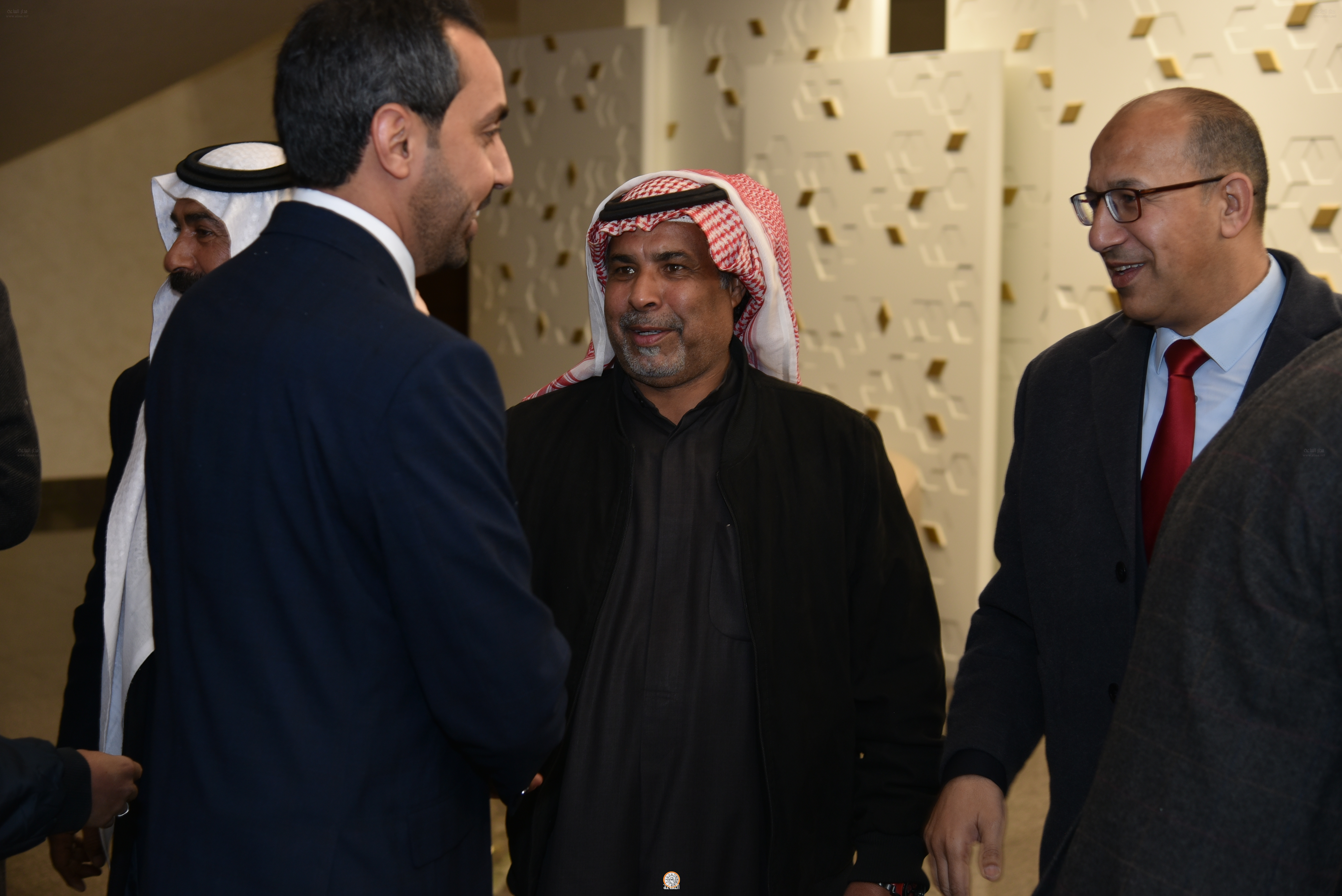 Madar Al-Saa Images 0.6904988890182215