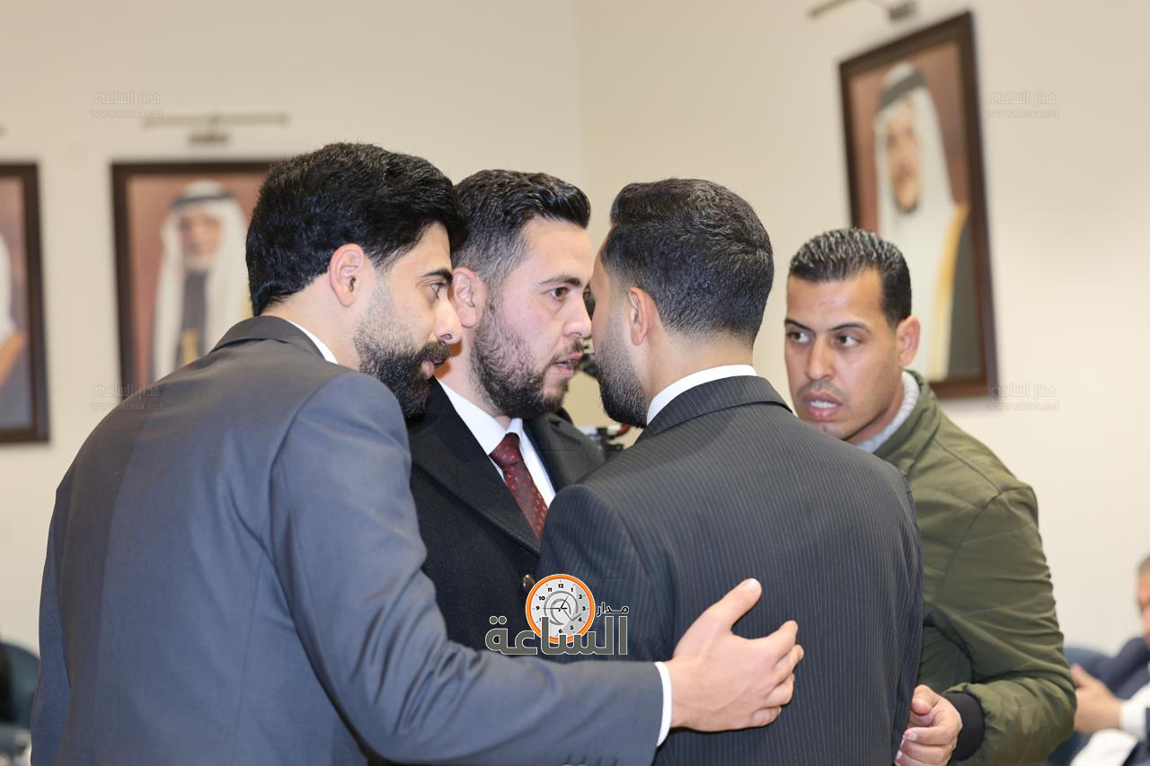 Madar Al-Saa Images 0.7503441826483626