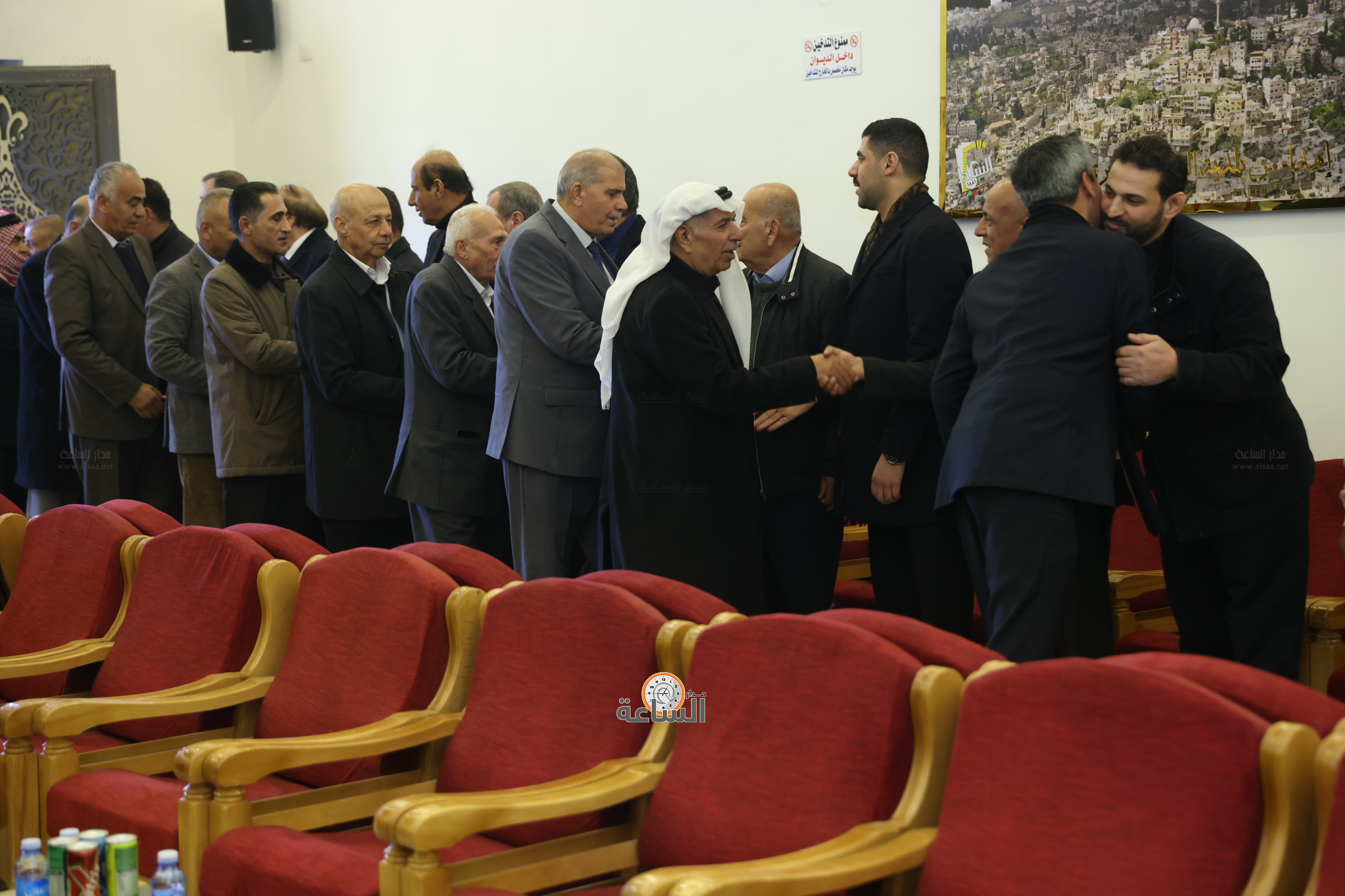 Madar Al-Saa Images 0.4174363576377671