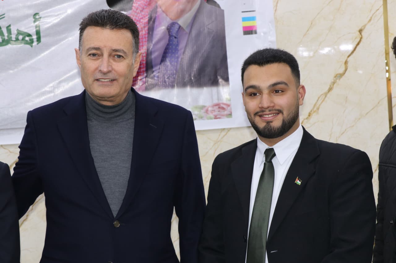 Madar Al-Saa Images 0.4267376234287844