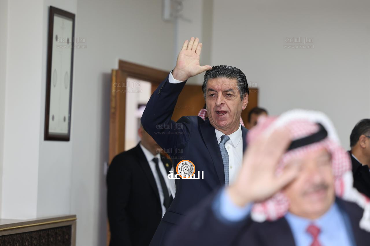 Madar Al-Saa Images 0.3180763310099509