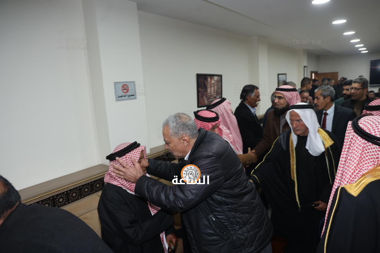 Madar Al-Saa Images 0.45285736691041223