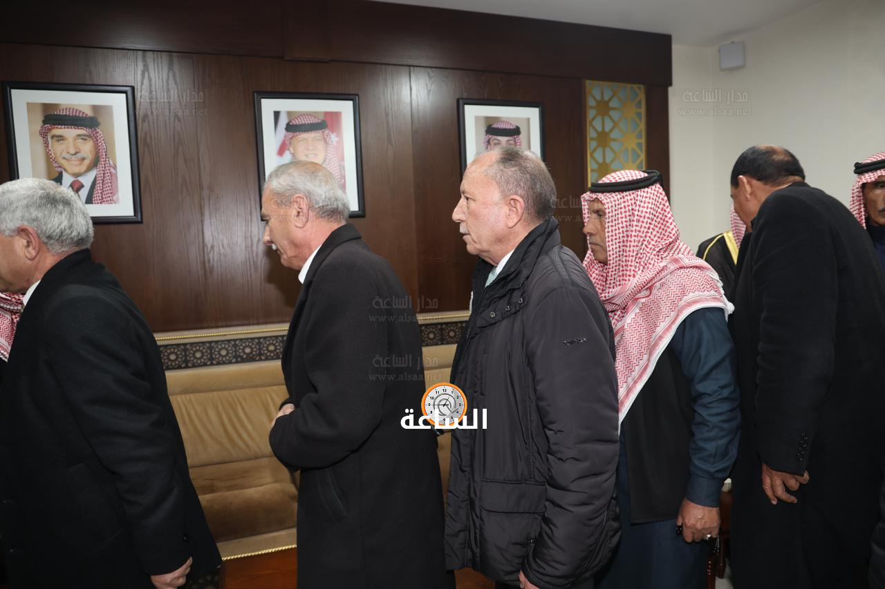 Madar Al-Saa Images 0.4494523025070939