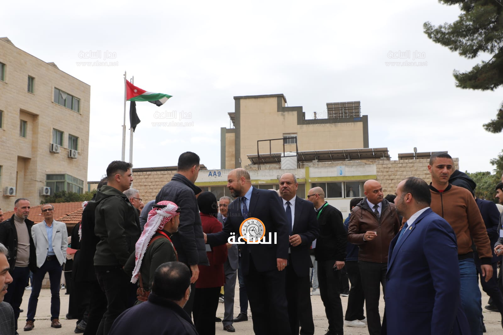 Madar Al-Saa Images 0.32764681651260774