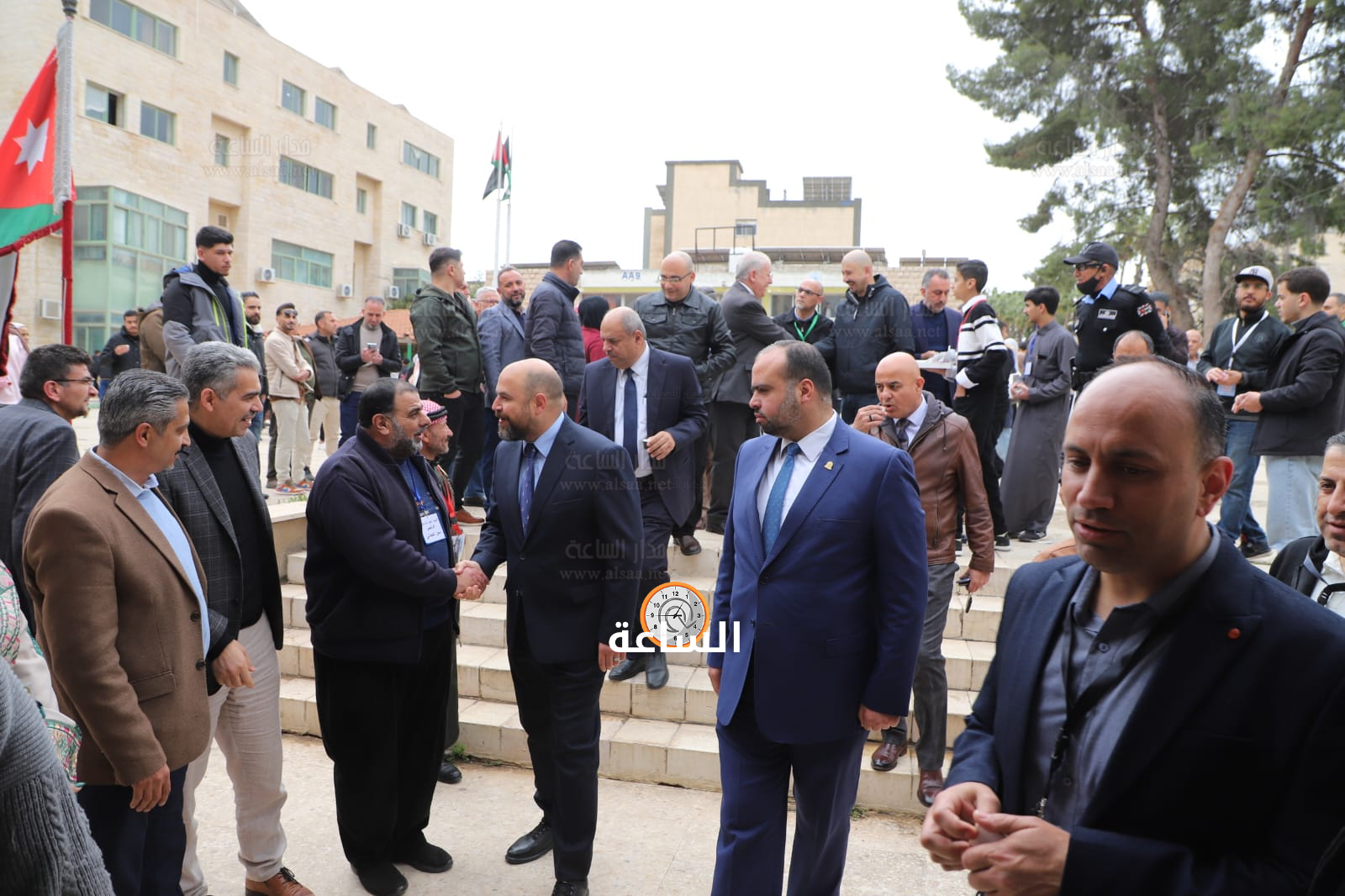 Madar Al-Saa Images 0.8954528317440356