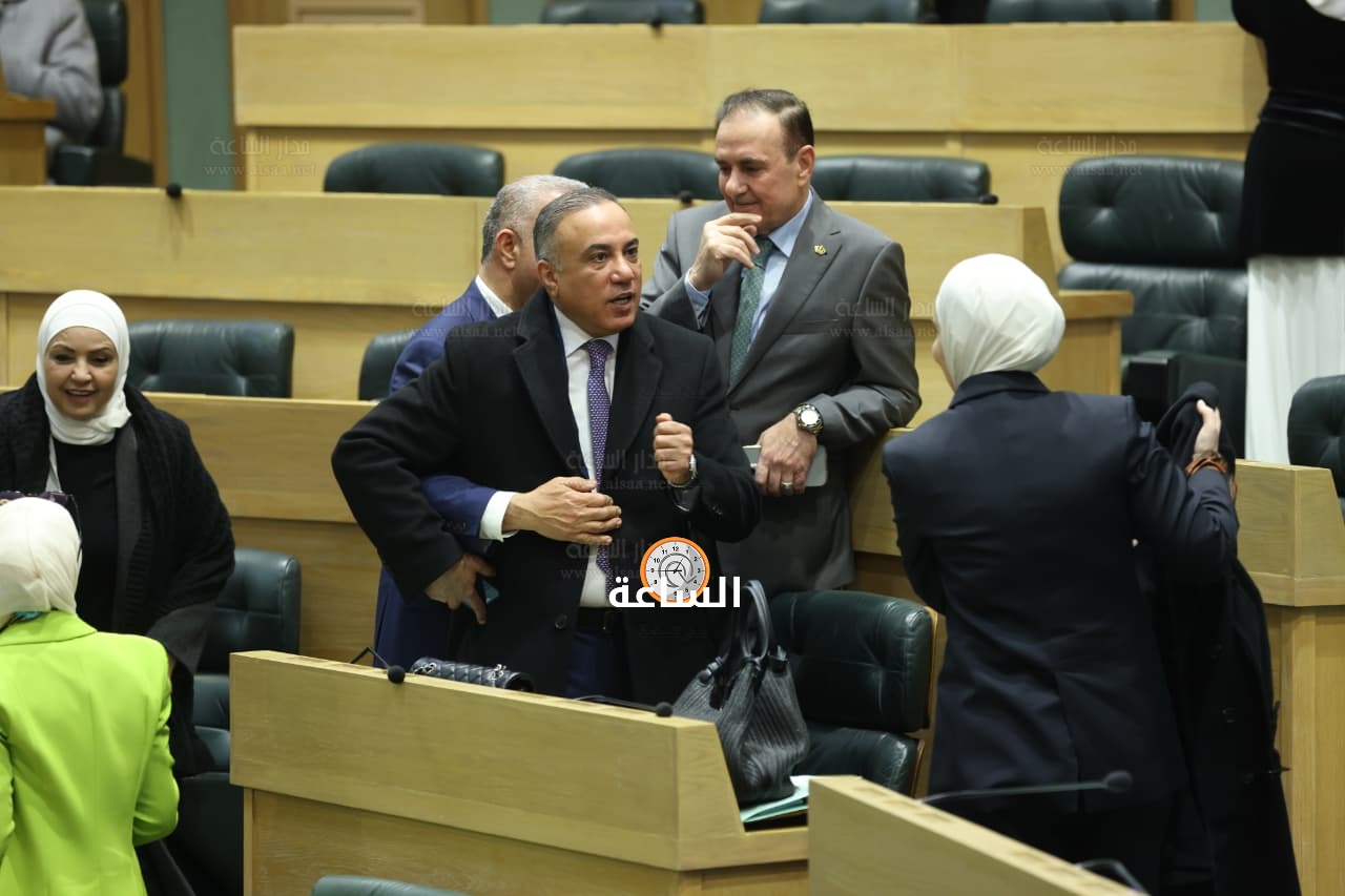 Madar Al-Saa Images 0.2414683052092288