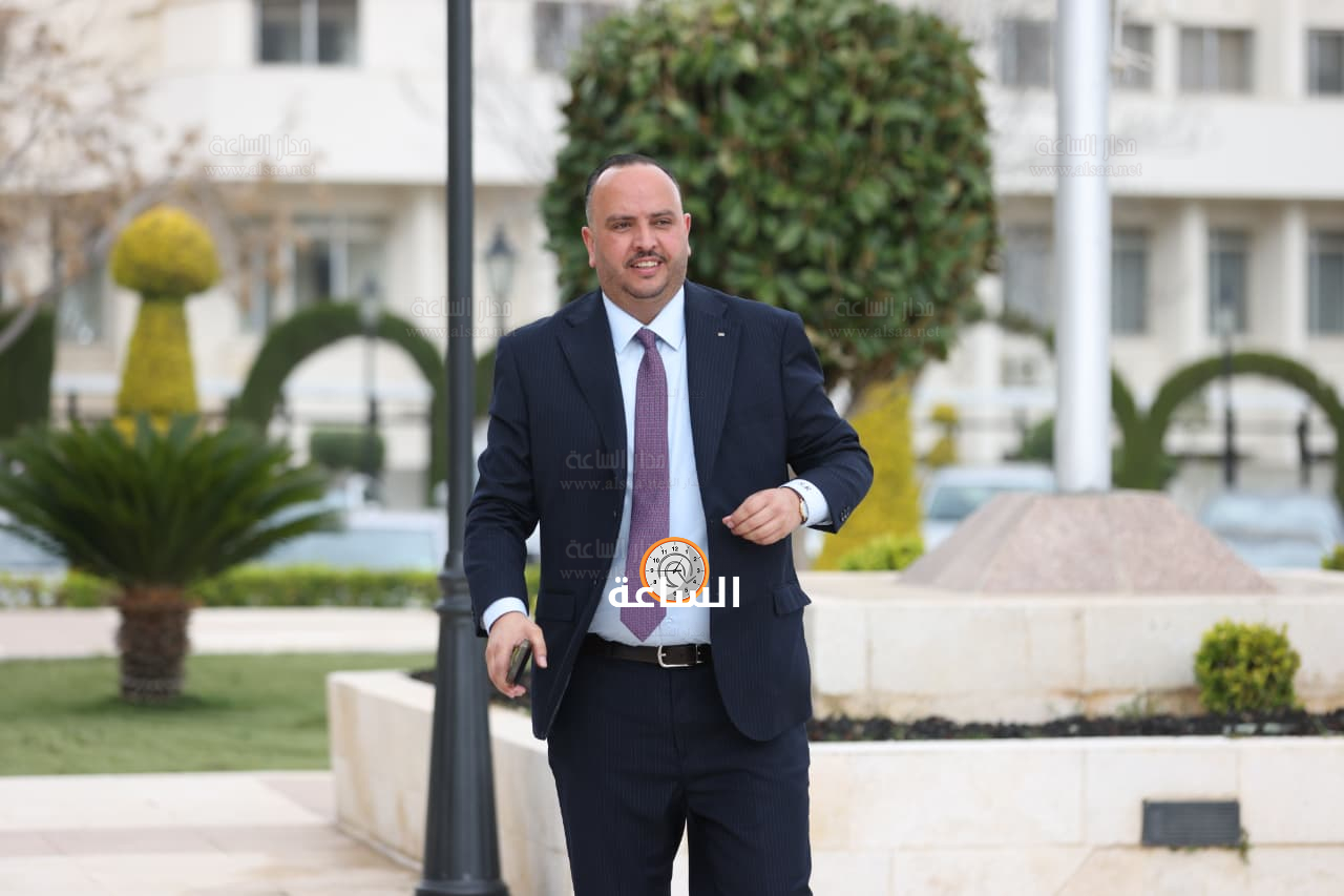 Madar Al-Saa Images 0.919813154243016