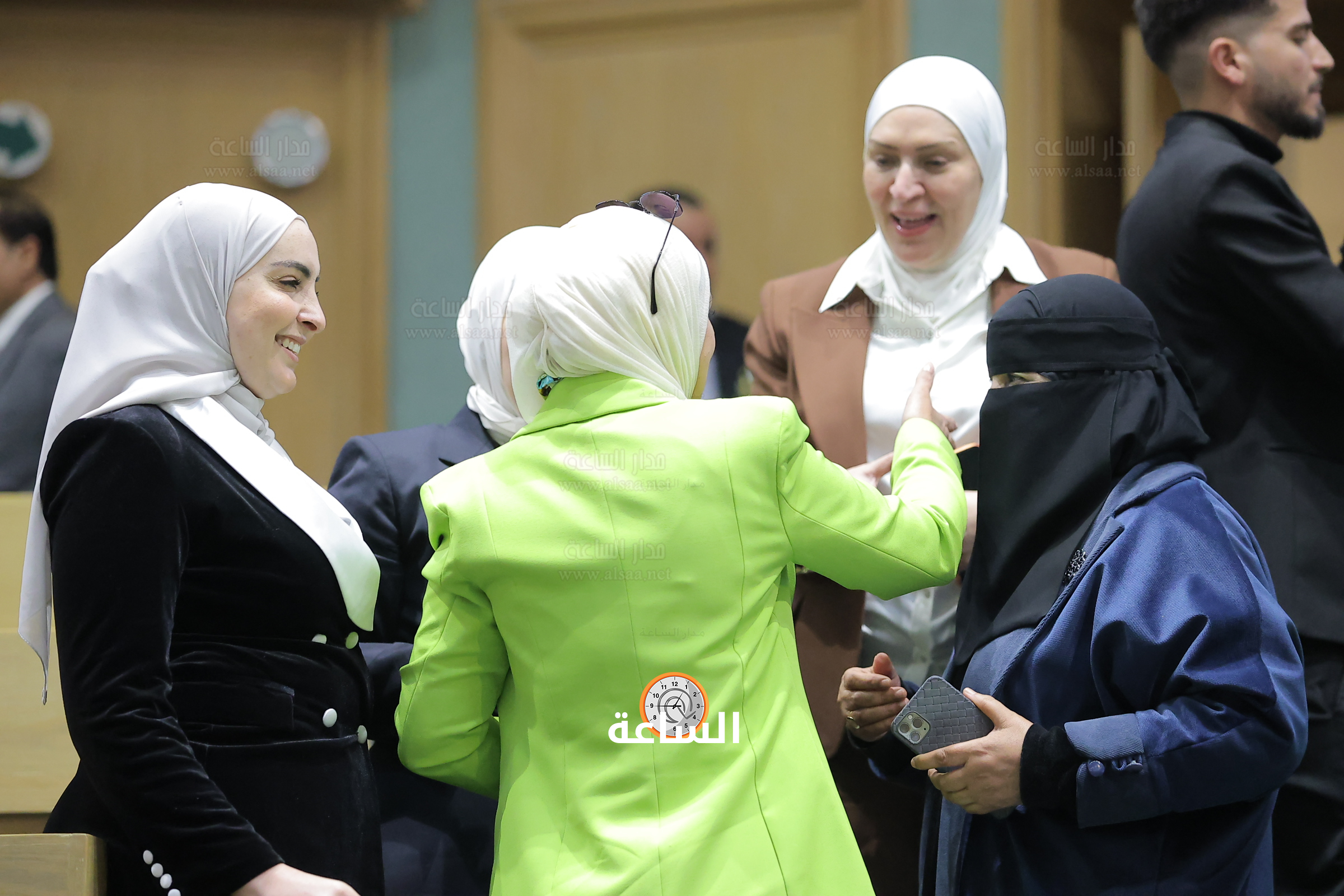 Madar Al-Saa Images 0.8889571106235561