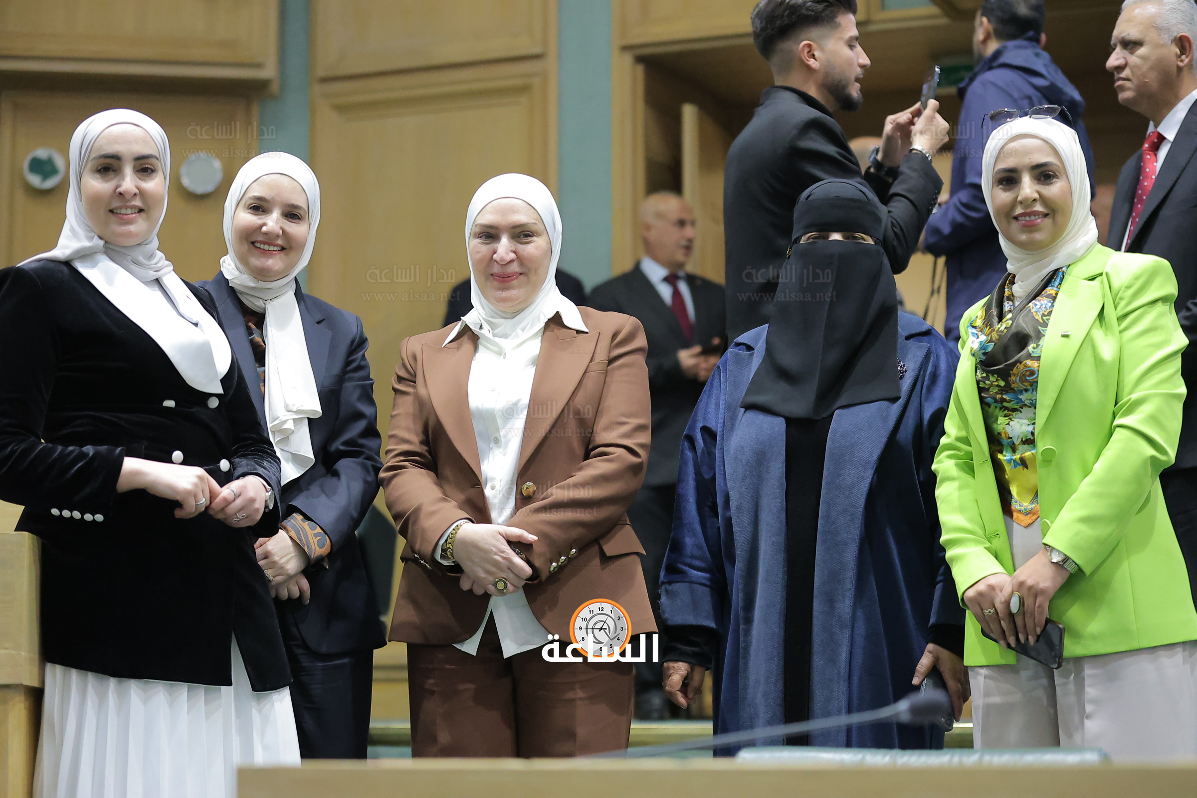 Madar Al-Saa Images 0.7139860354263771