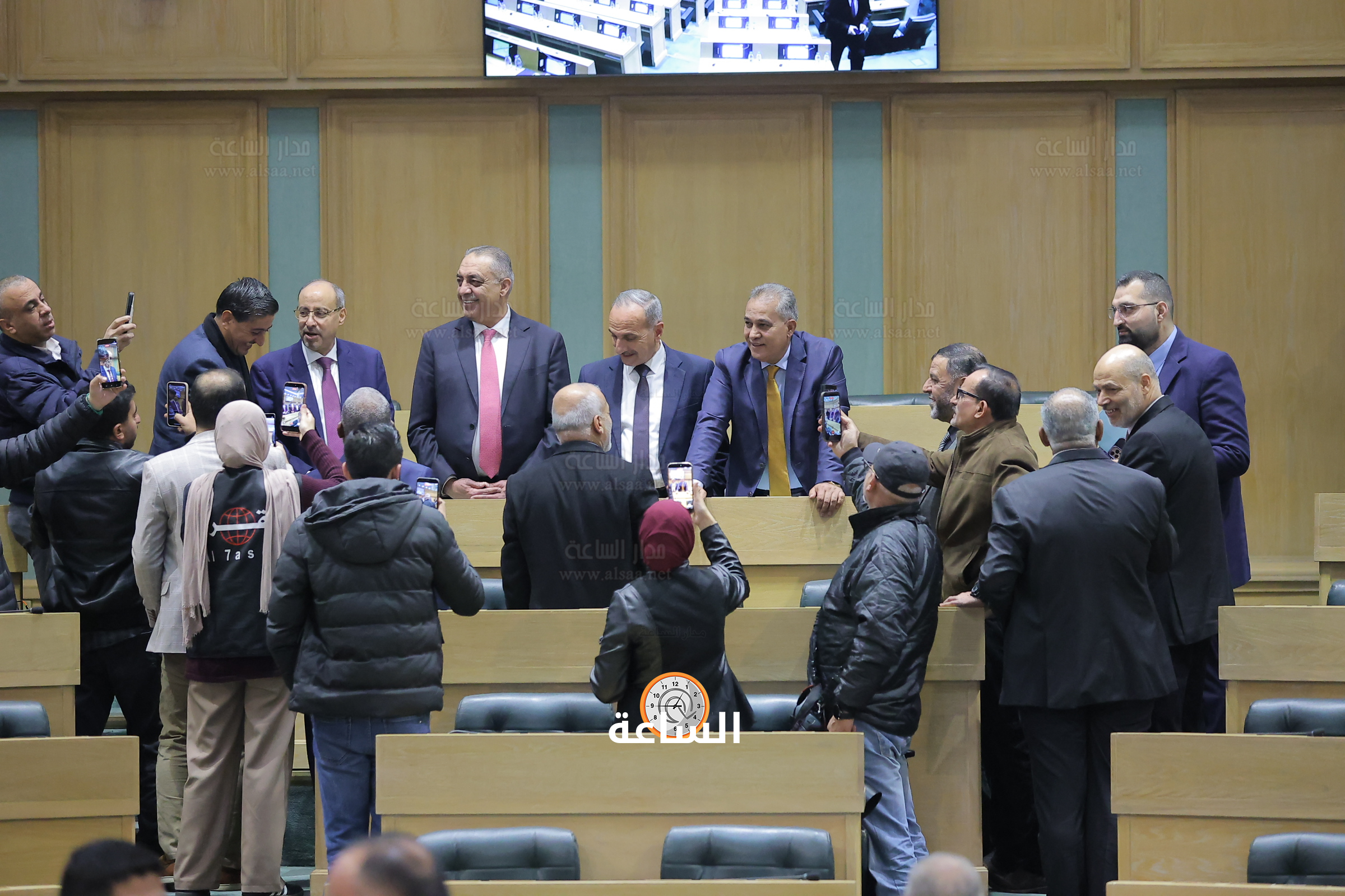 Madar Al-Saa Images 0.3774197882732977