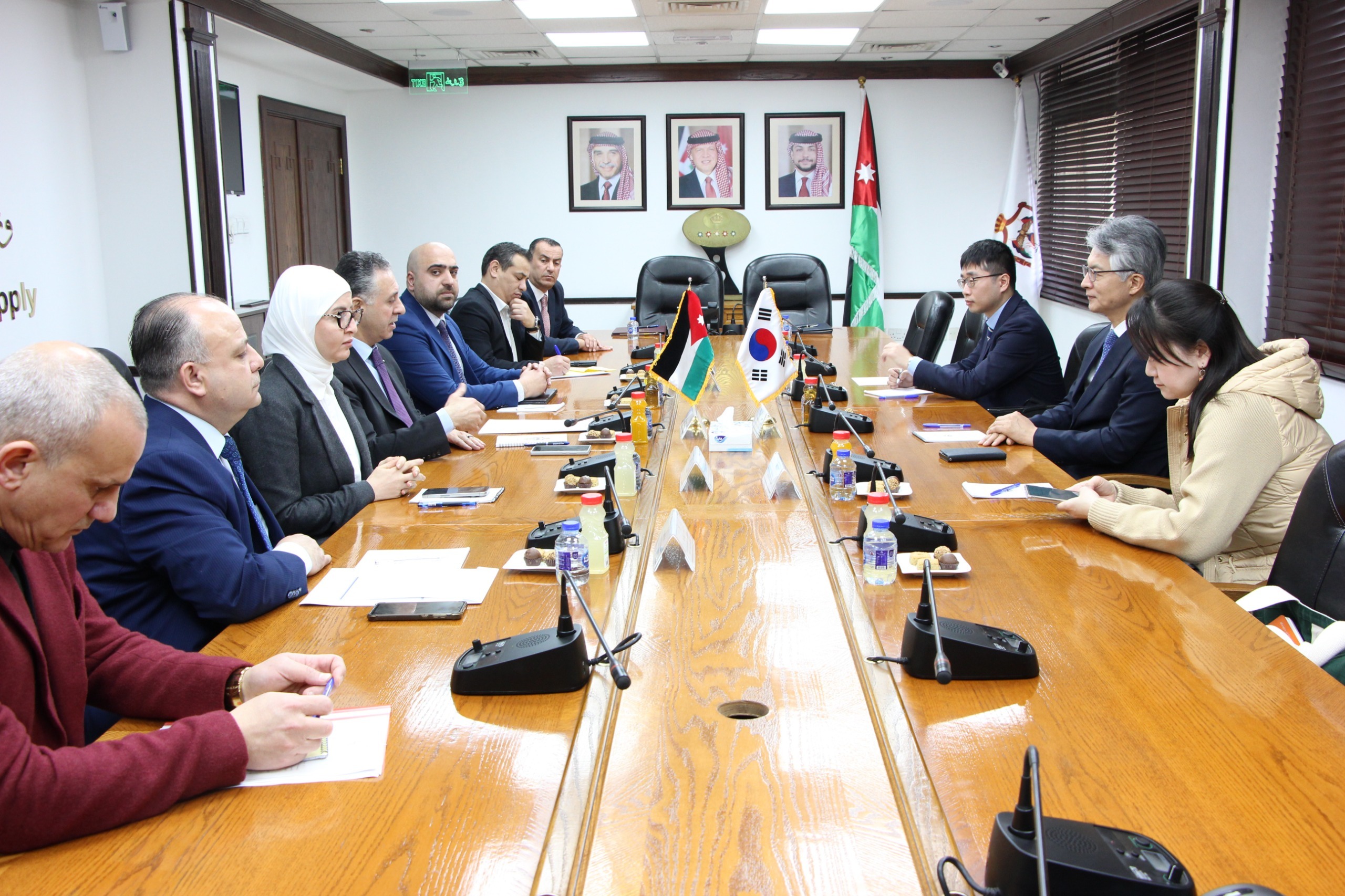 Madar Al-Saa Images 0.8675793568980876