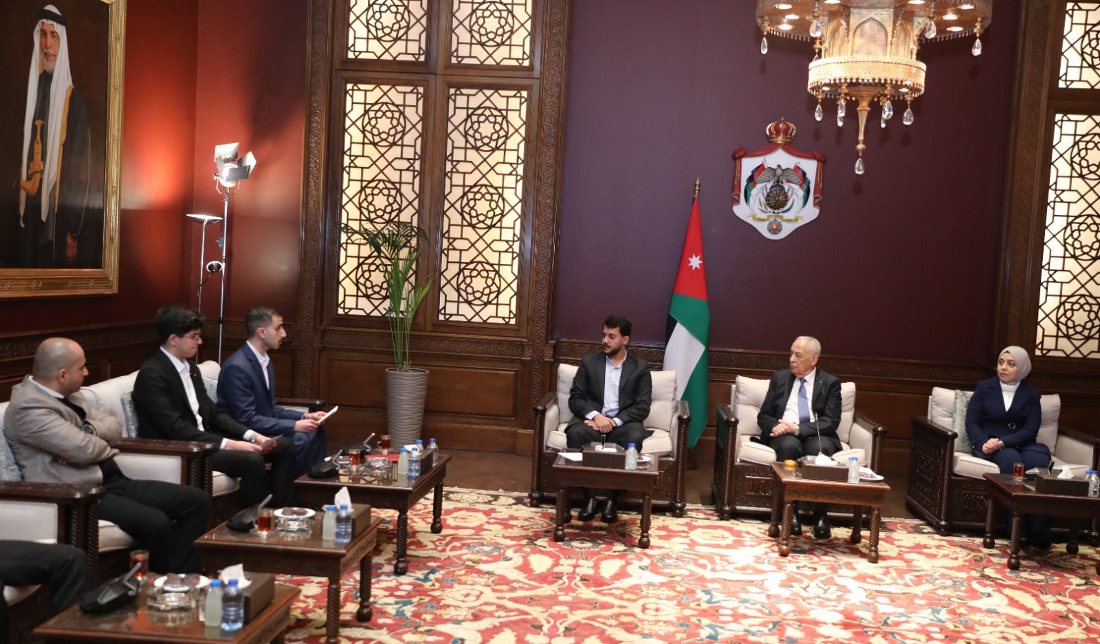 Madar Al-Saa Images 0.7202330016748446