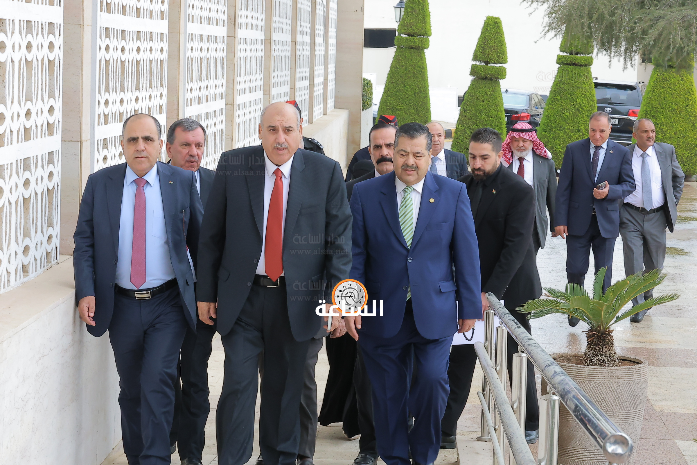 Madar Al-Saa Images 0.6479367155147949