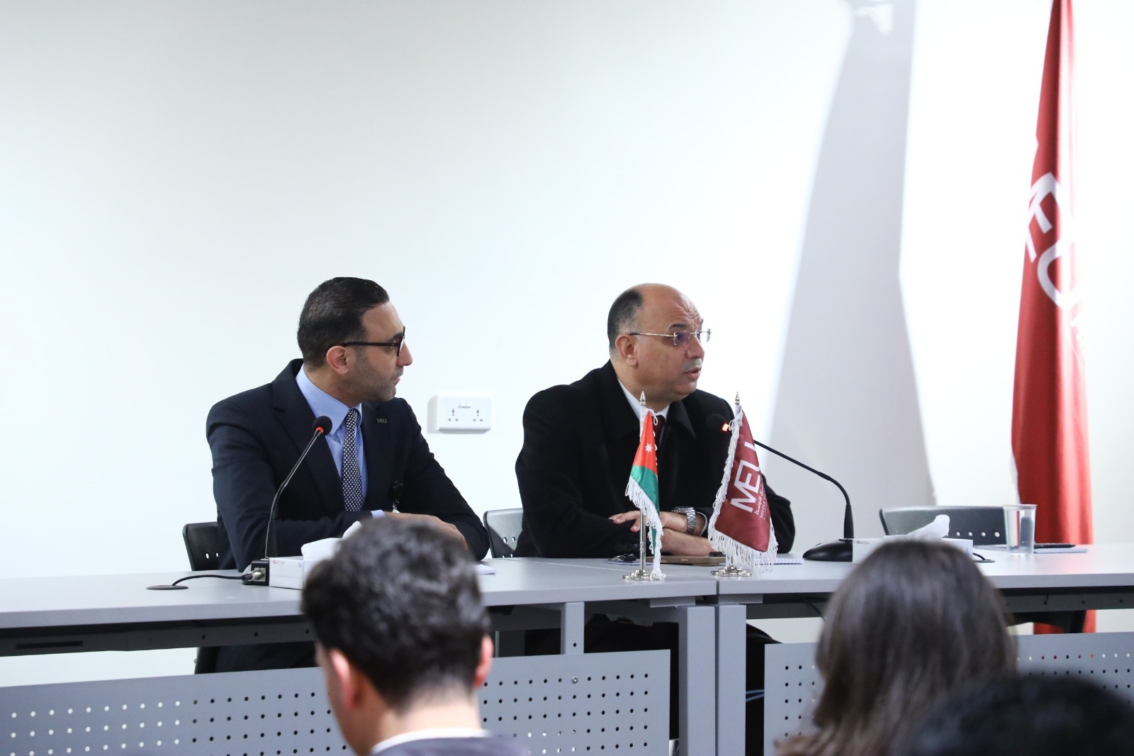 Madar Al-Saa Images 0.13445268745704386