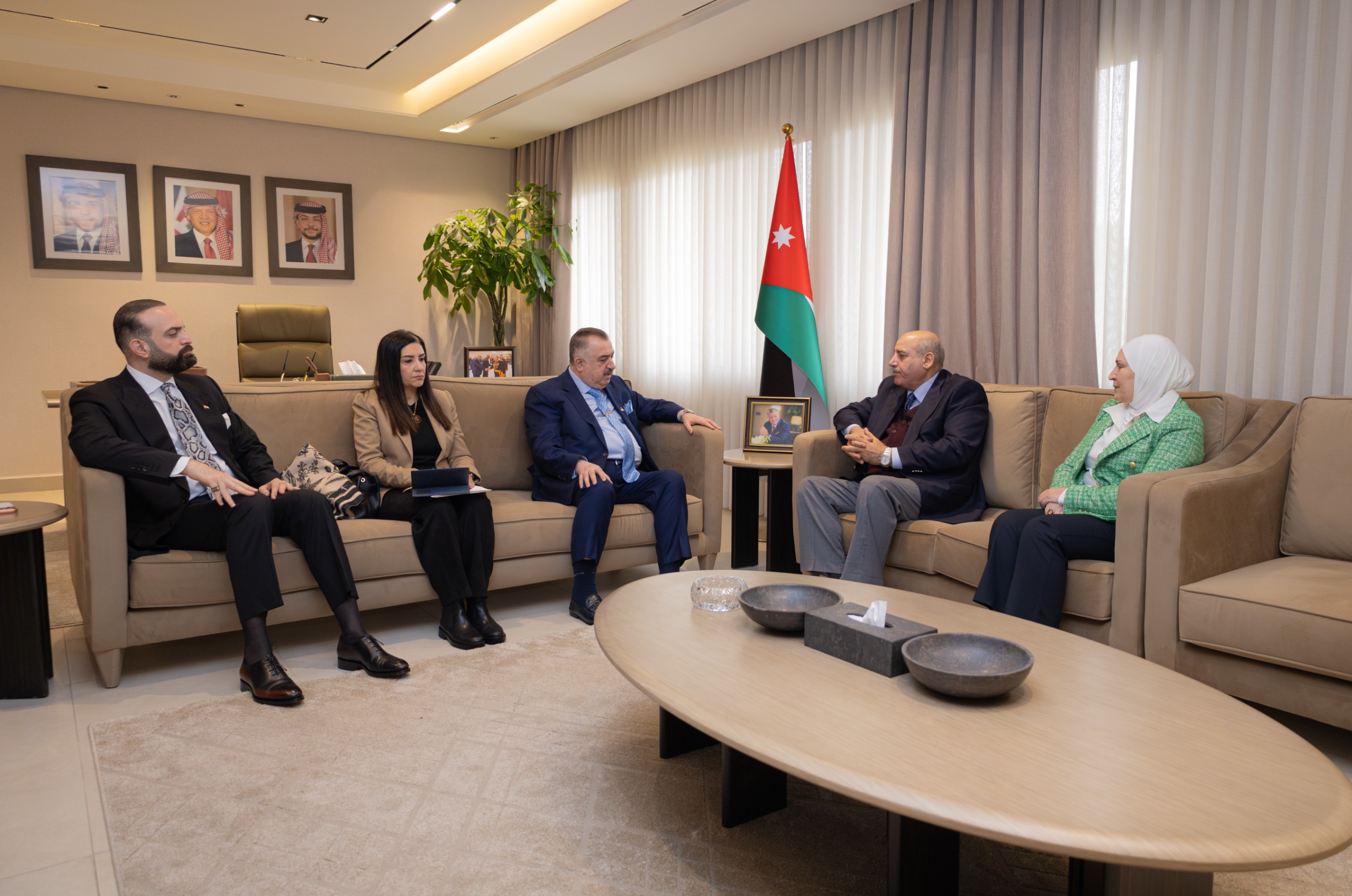 Madar Al-Saa Images 0.8445990620938532