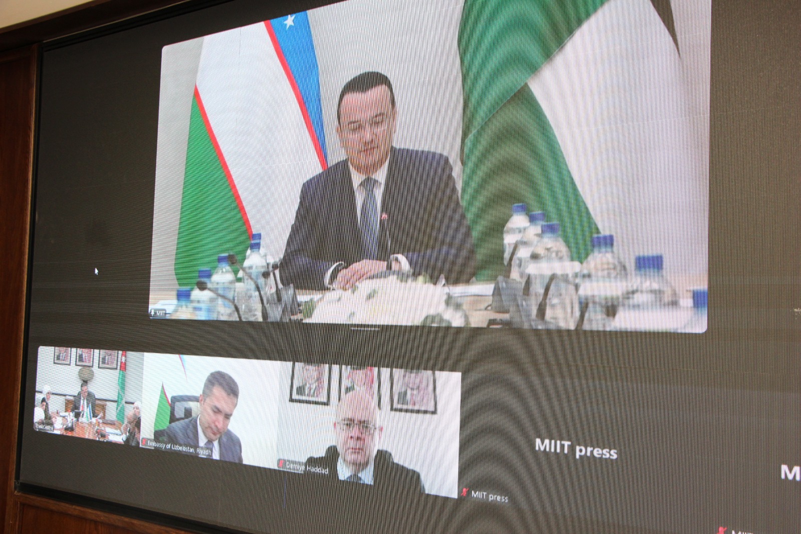 Madar Al-Saa Images 0.9334610317595667