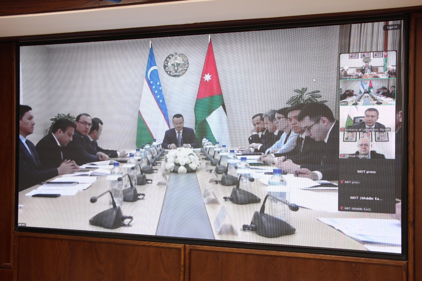 Madar Al-Saa Images 0.7017039265912511