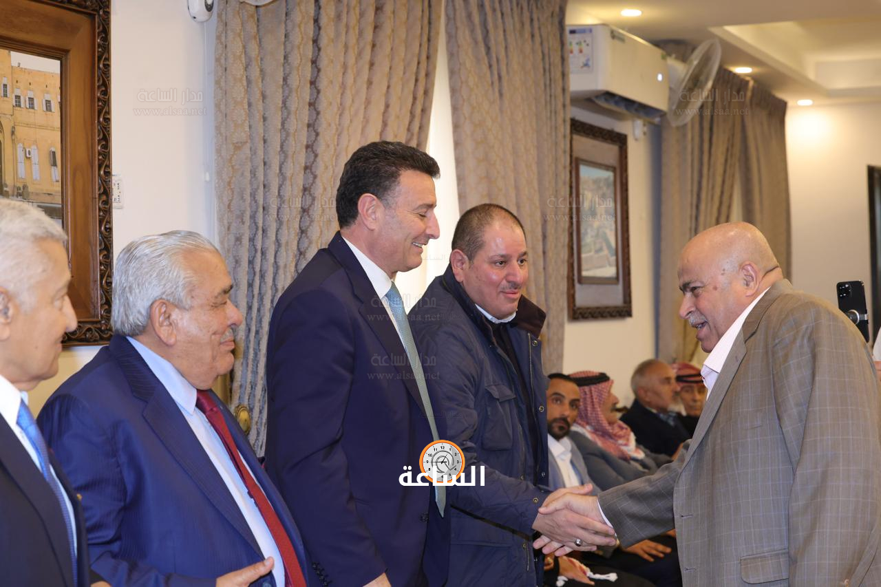 Madar Al-Saa Images 0.853061679605617