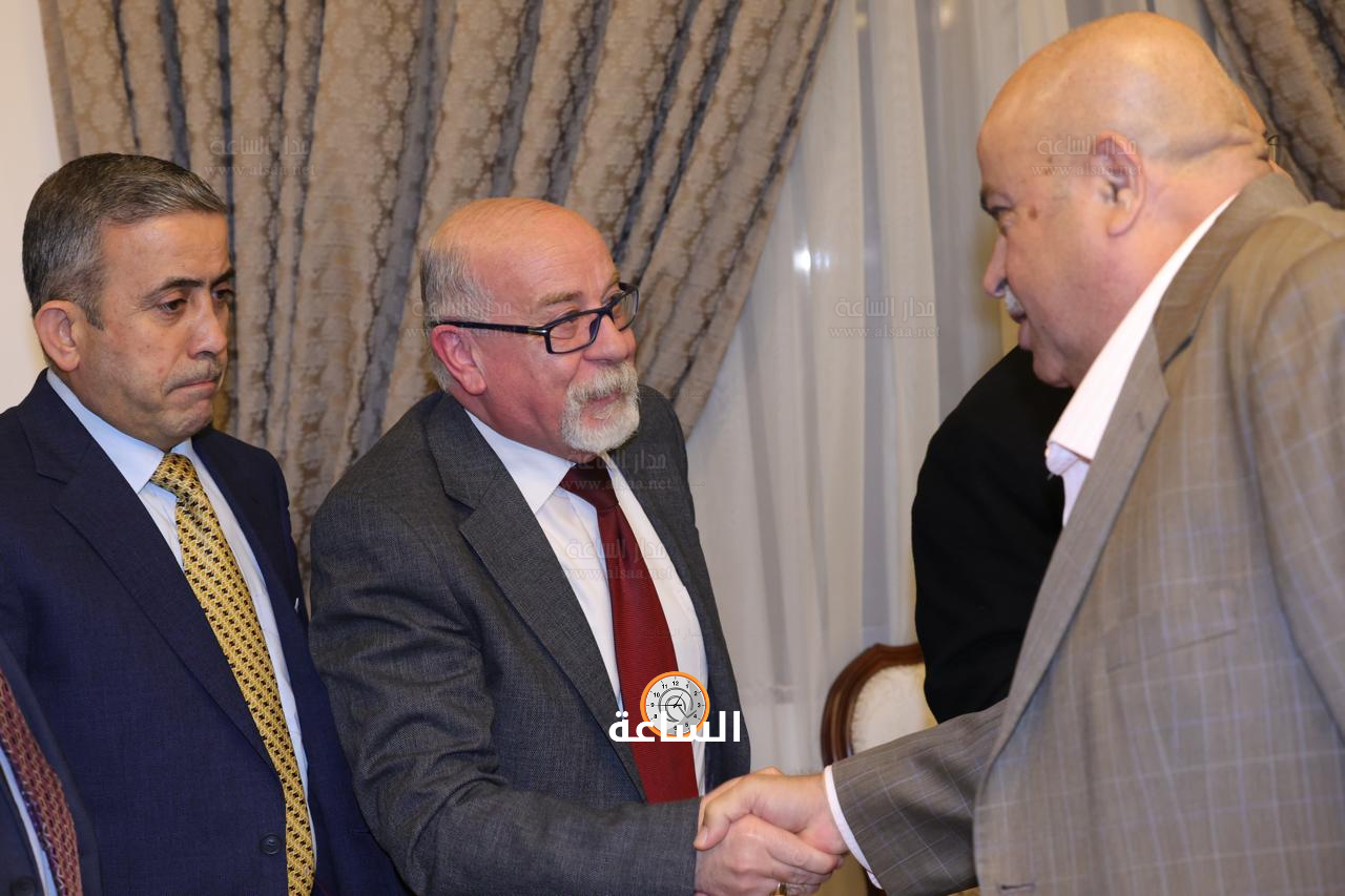 Madar Al-Saa Images 0.3784192621530136