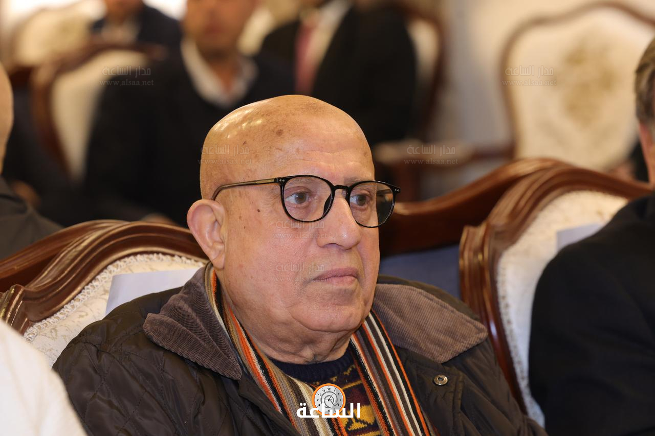 Madar Al-Saa Images 0.2392492459108697