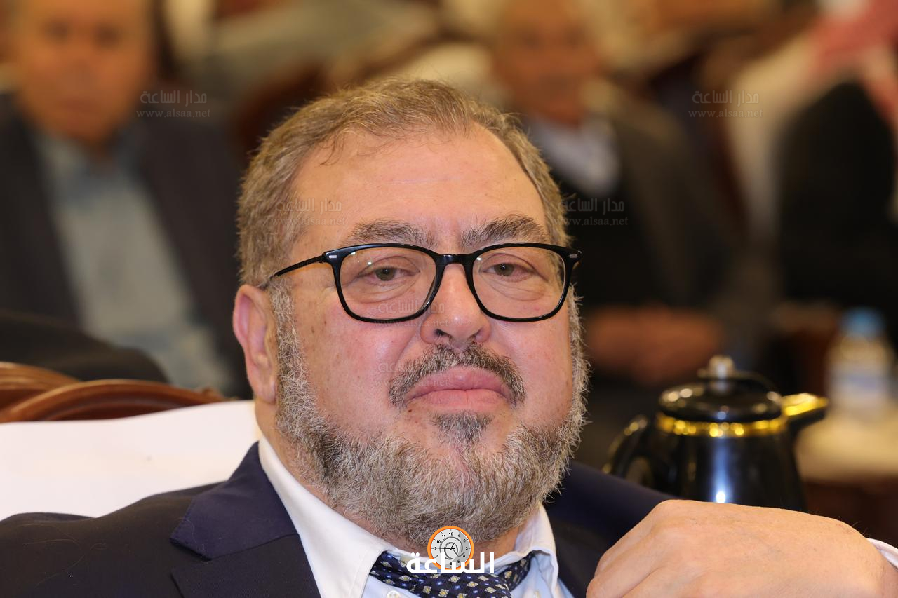 Madar Al-Saa Images 0.04111765347241014