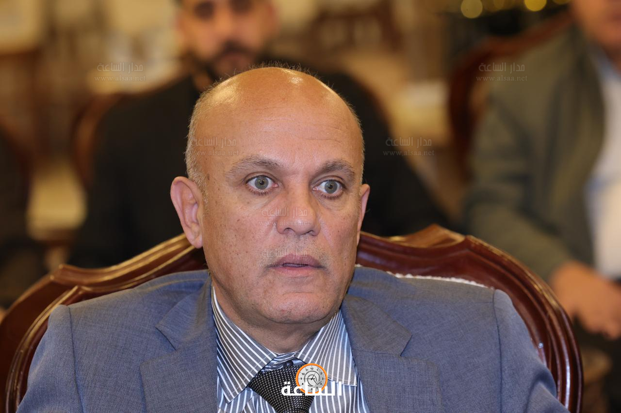 Madar Al-Saa Images 0.48522345058389116