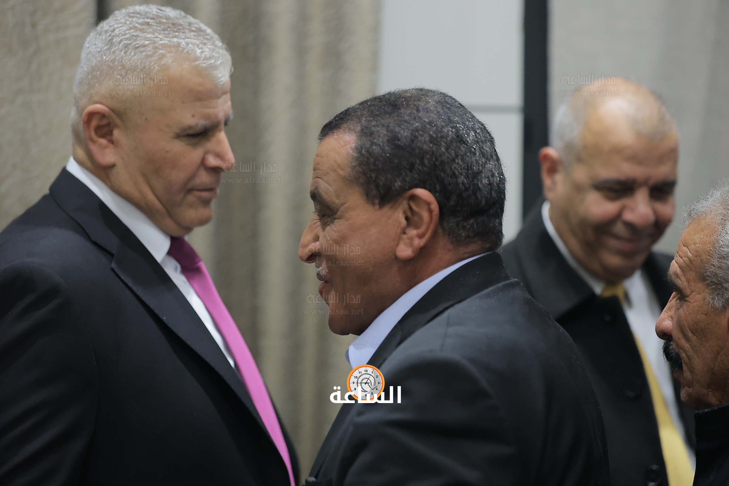 Madar Al-Saa Images 0.18301729297581082