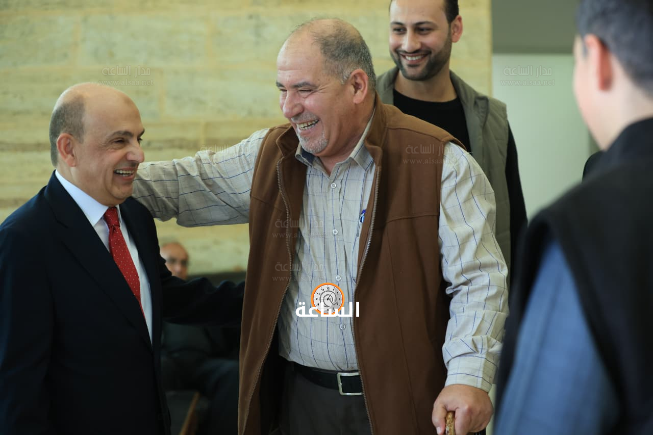 Madar Al-Saa Images 0.9088524496549908