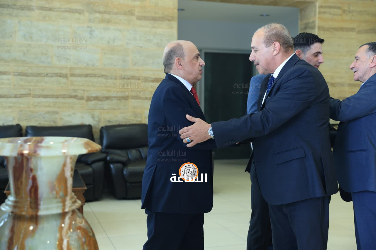 Madar Al-Saa Images 0.44885732757320773