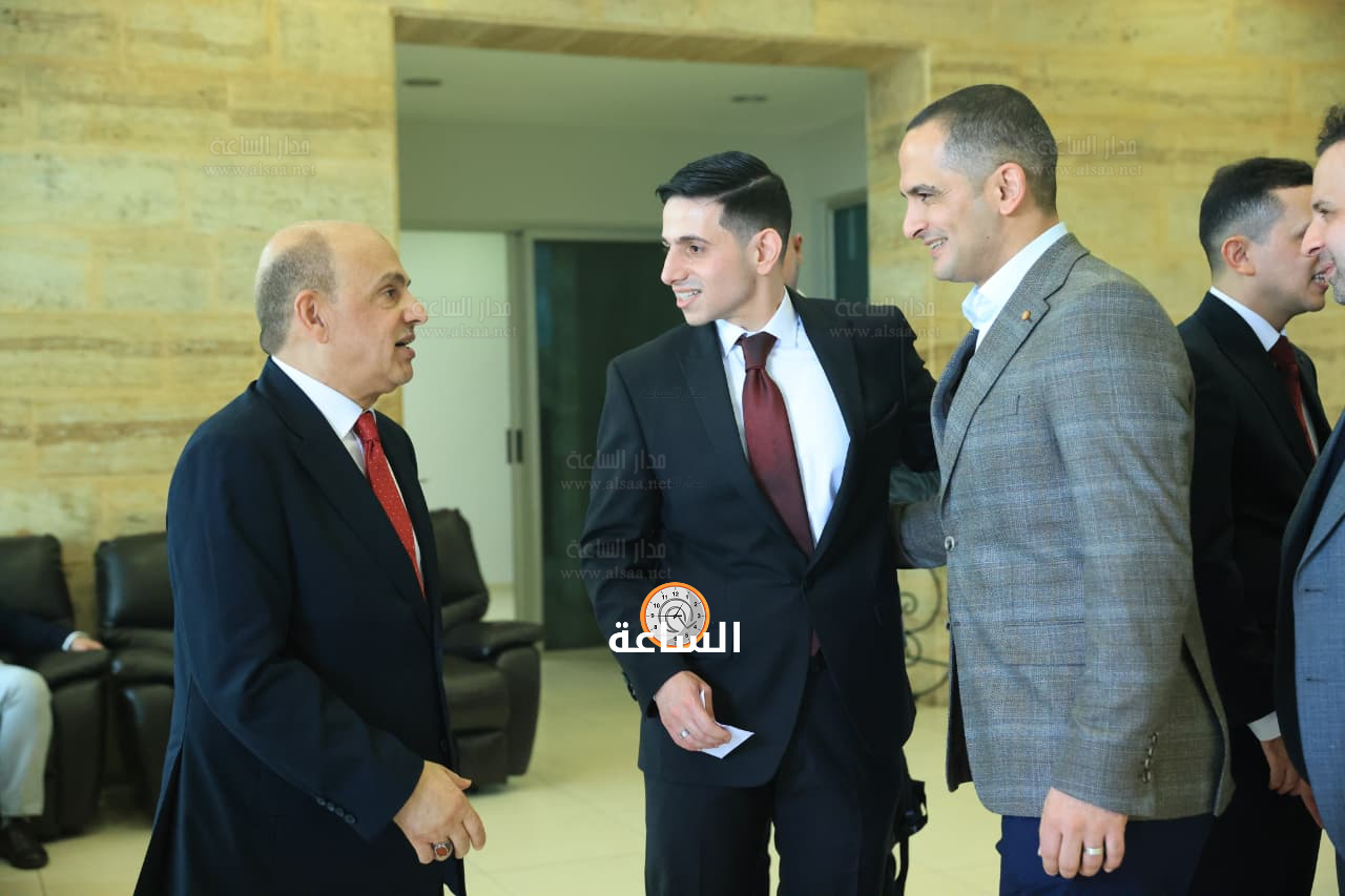 Madar Al-Saa Images 0.822119095778013