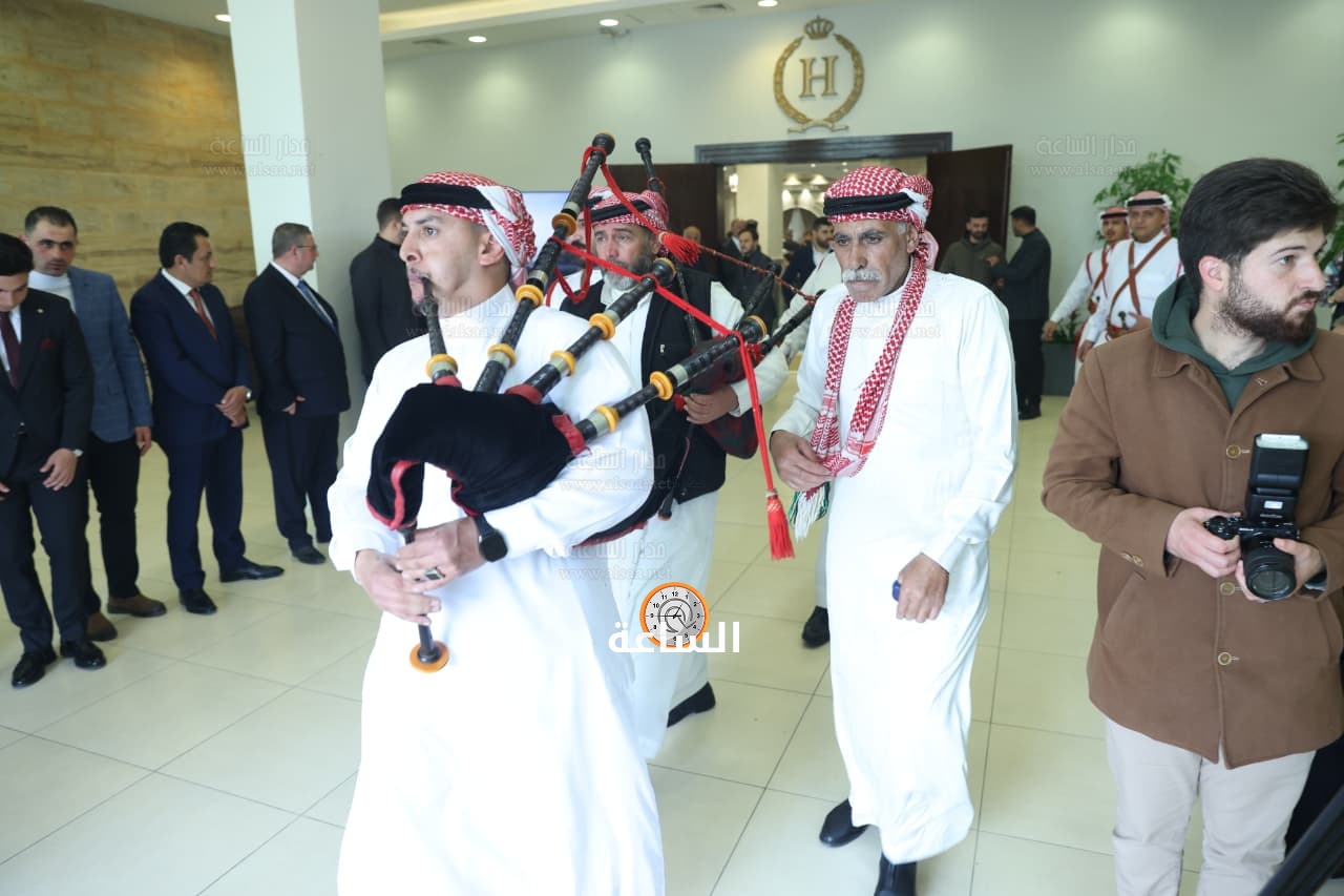 Madar Al-Saa Images 0.9146360468584812